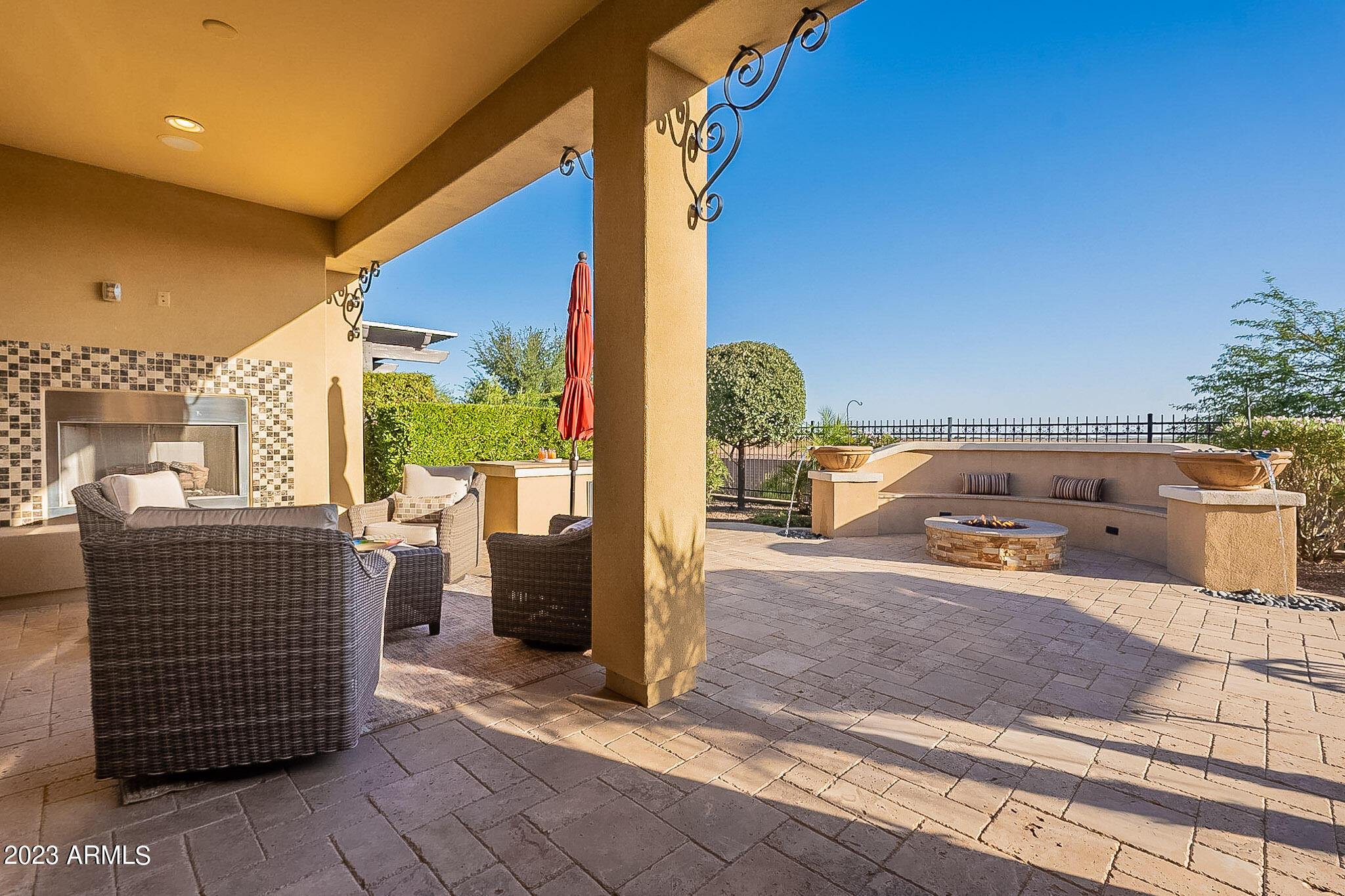 1303 E COPPER Hollow