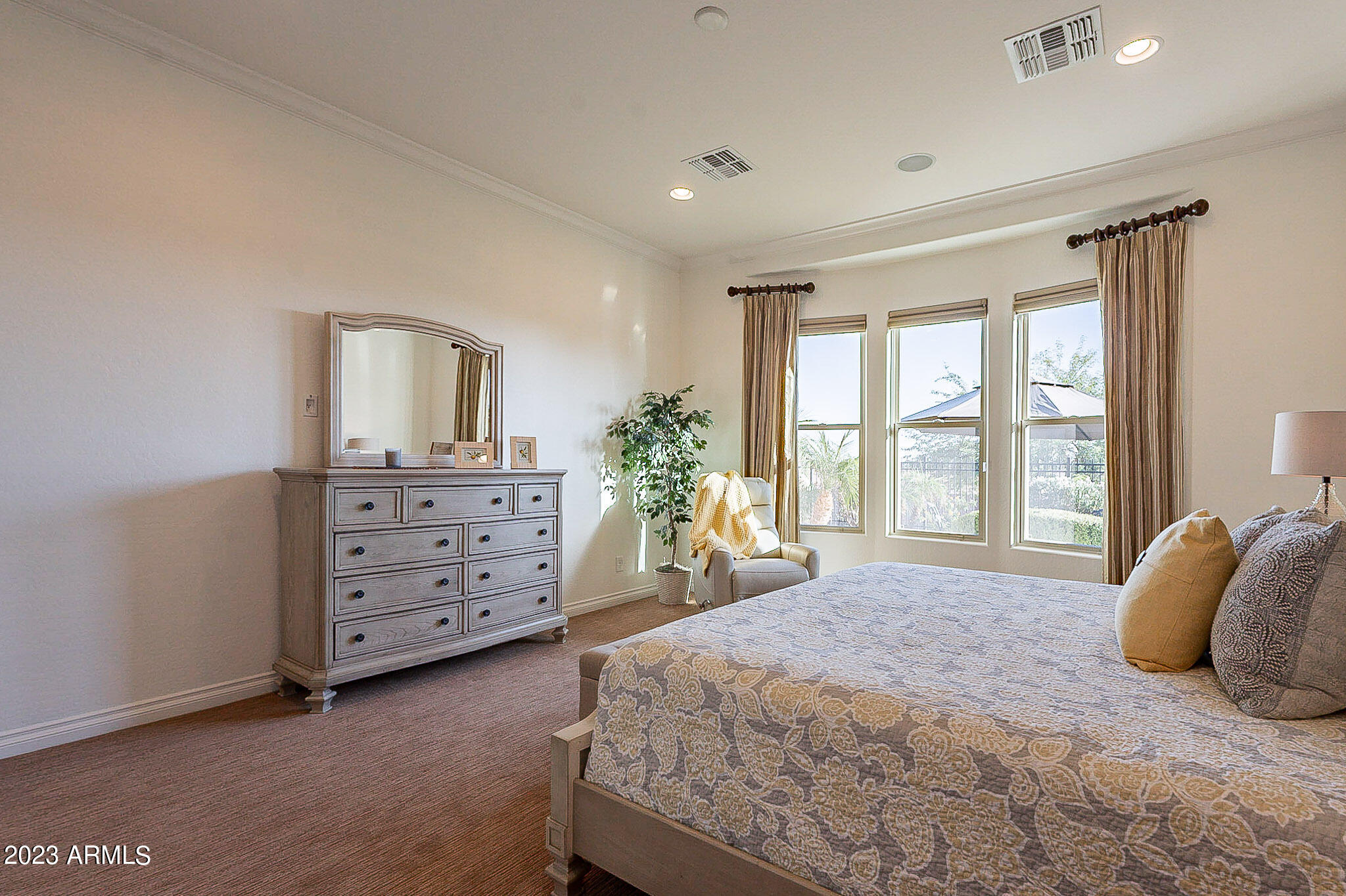 1303 E COPPER Hollow