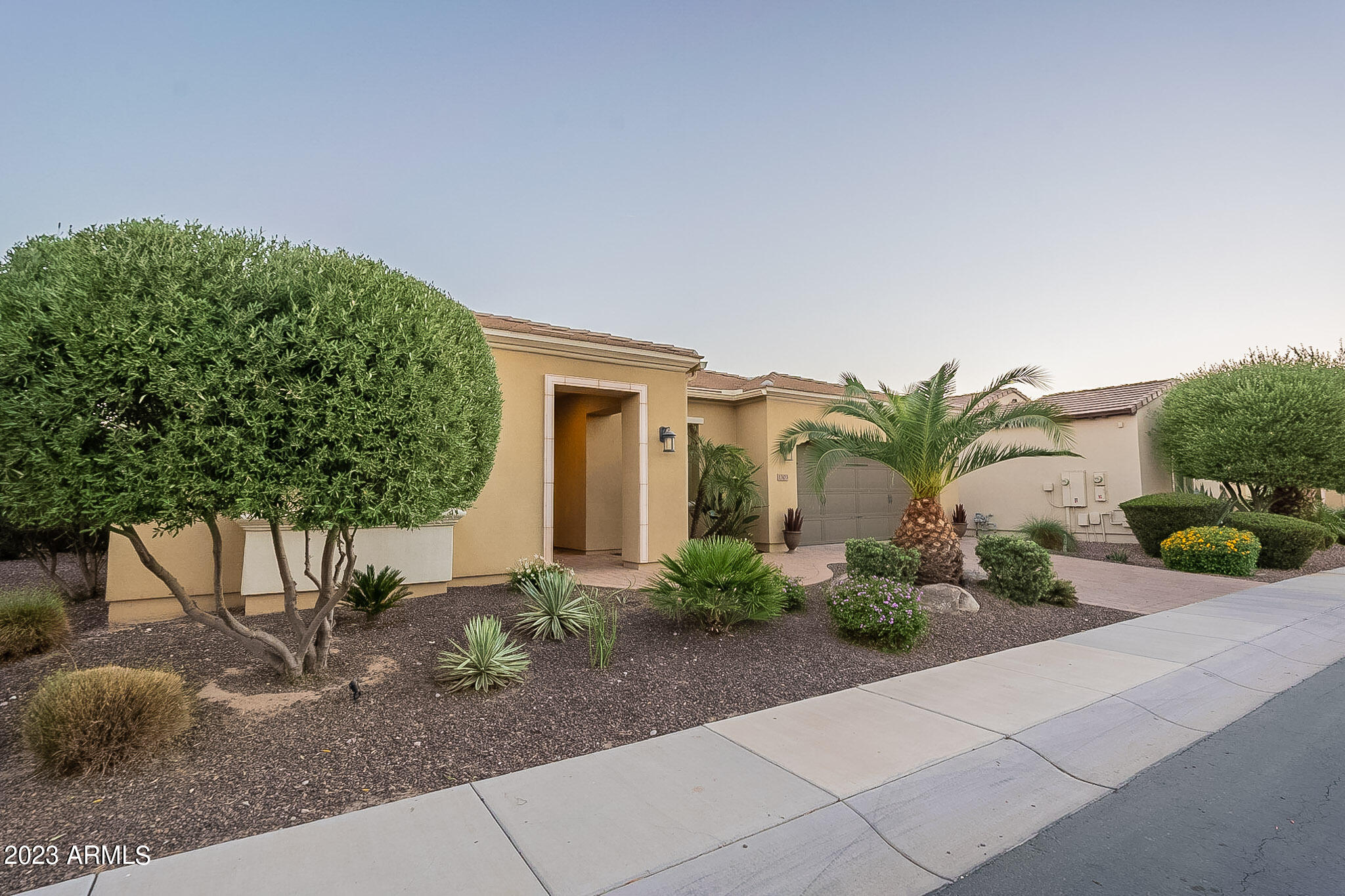 1303 E COPPER Hollow