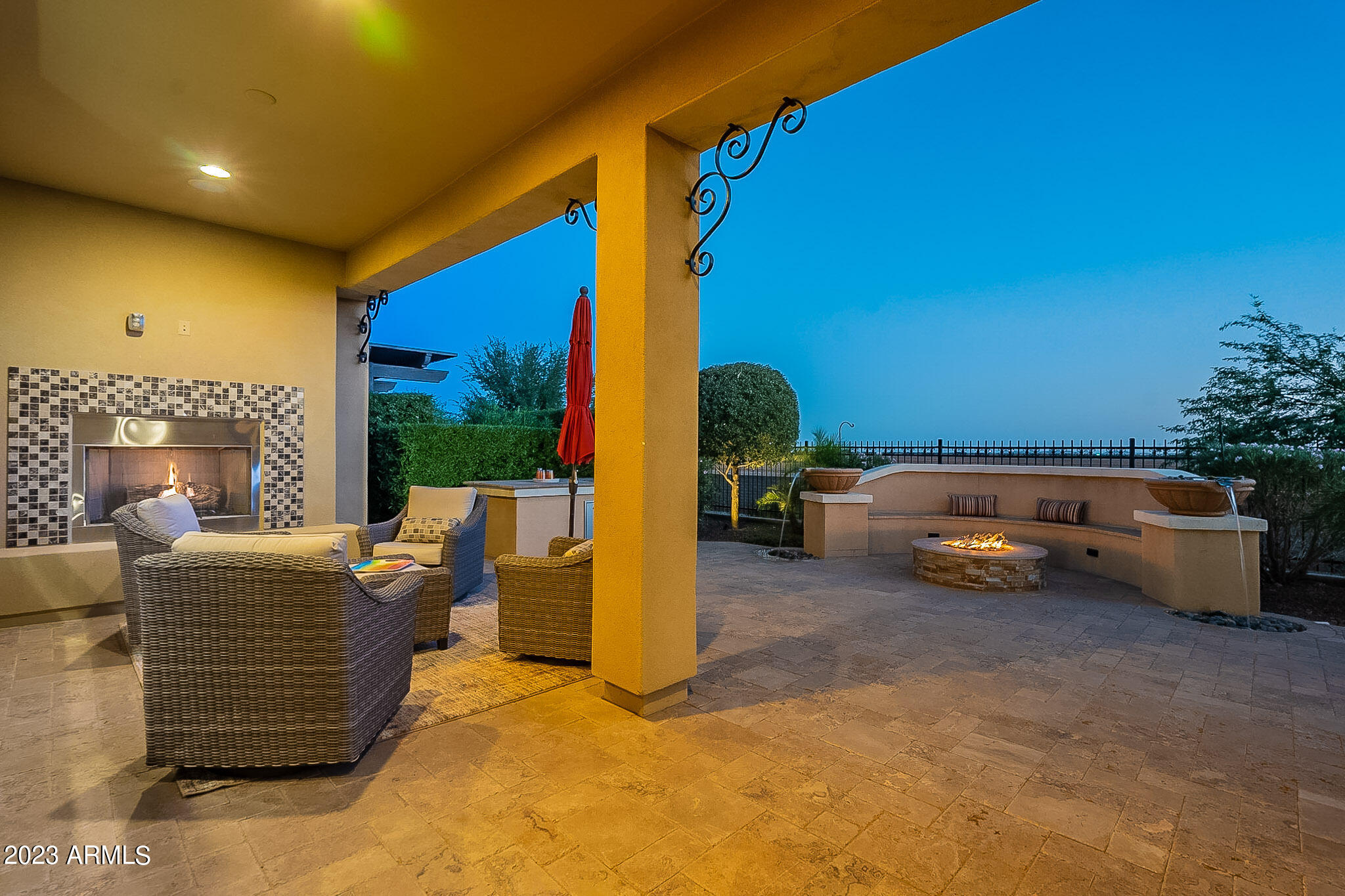 1303 E COPPER Hollow