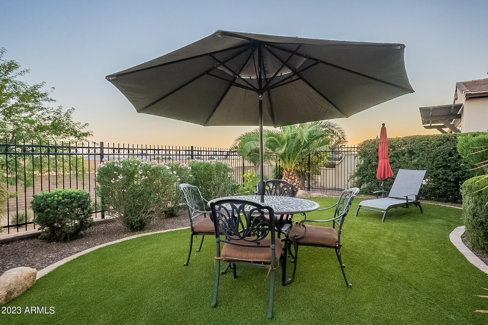 1303 E COPPER Hollow