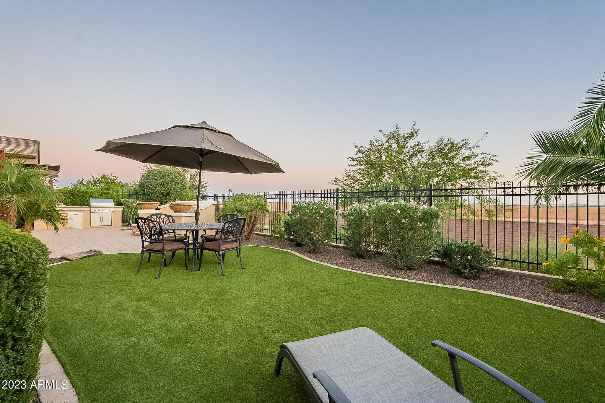 1303 E COPPER Hollow