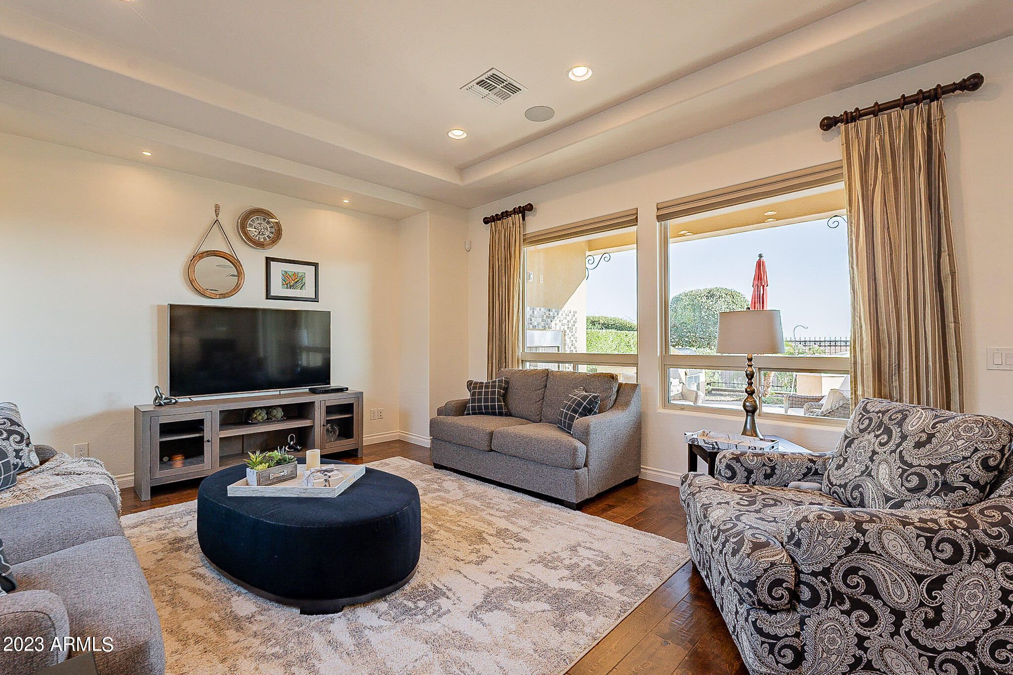 1303 E COPPER Hollow