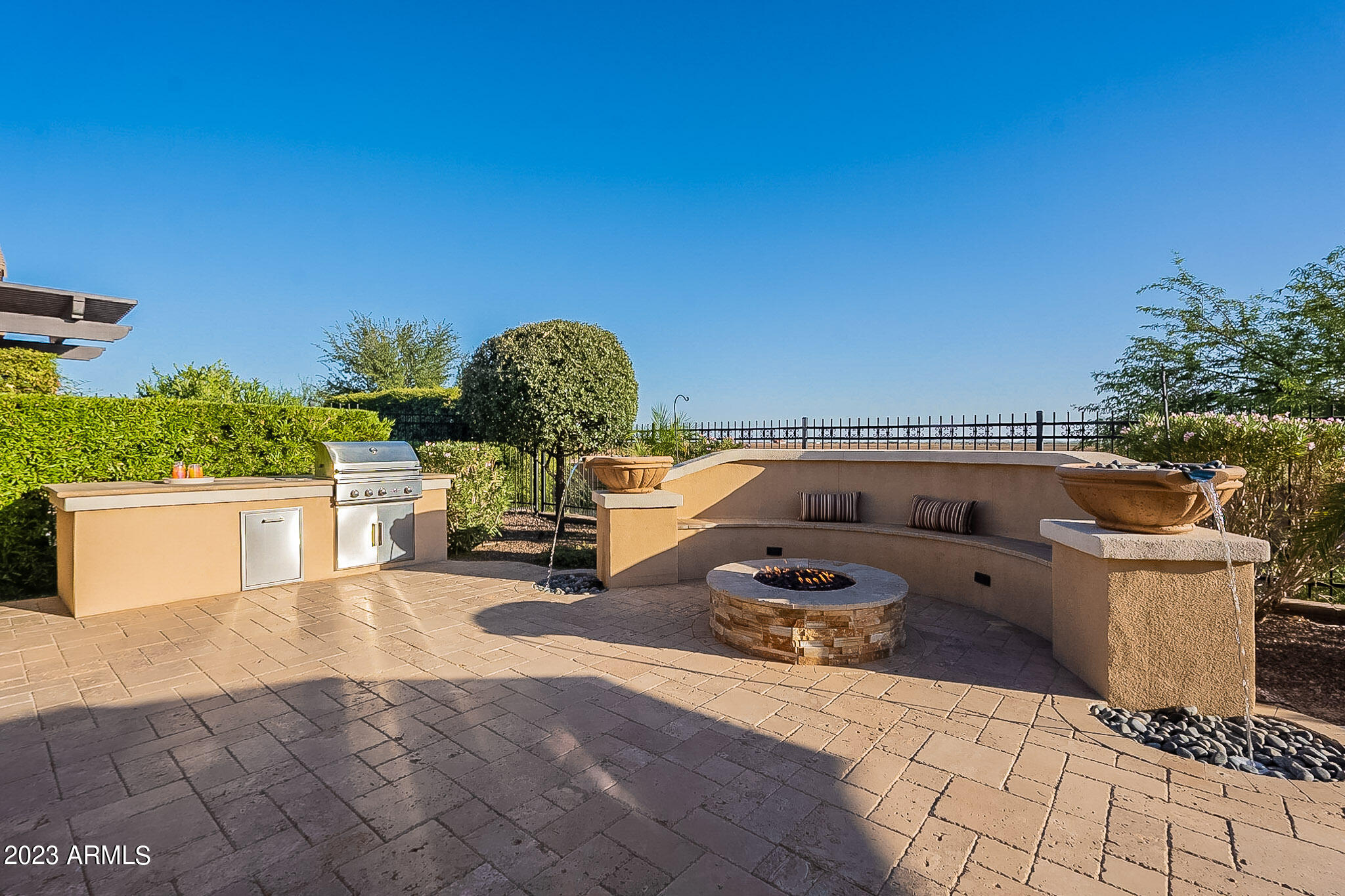 1303 E COPPER Hollow