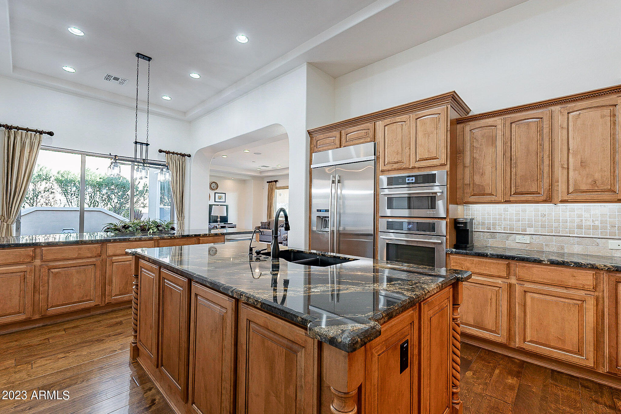 1303 E COPPER Hollow