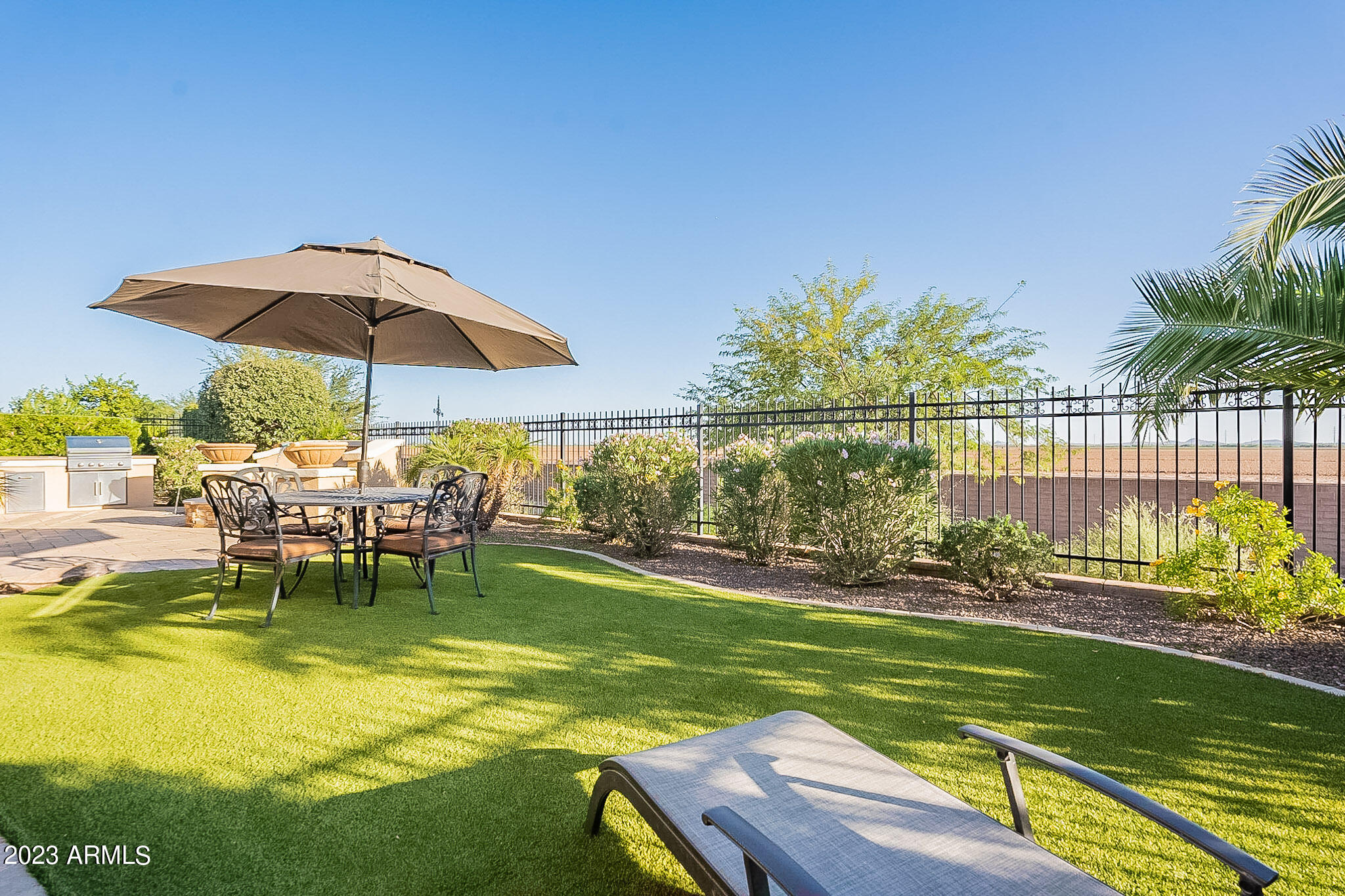 1303 E COPPER Hollow