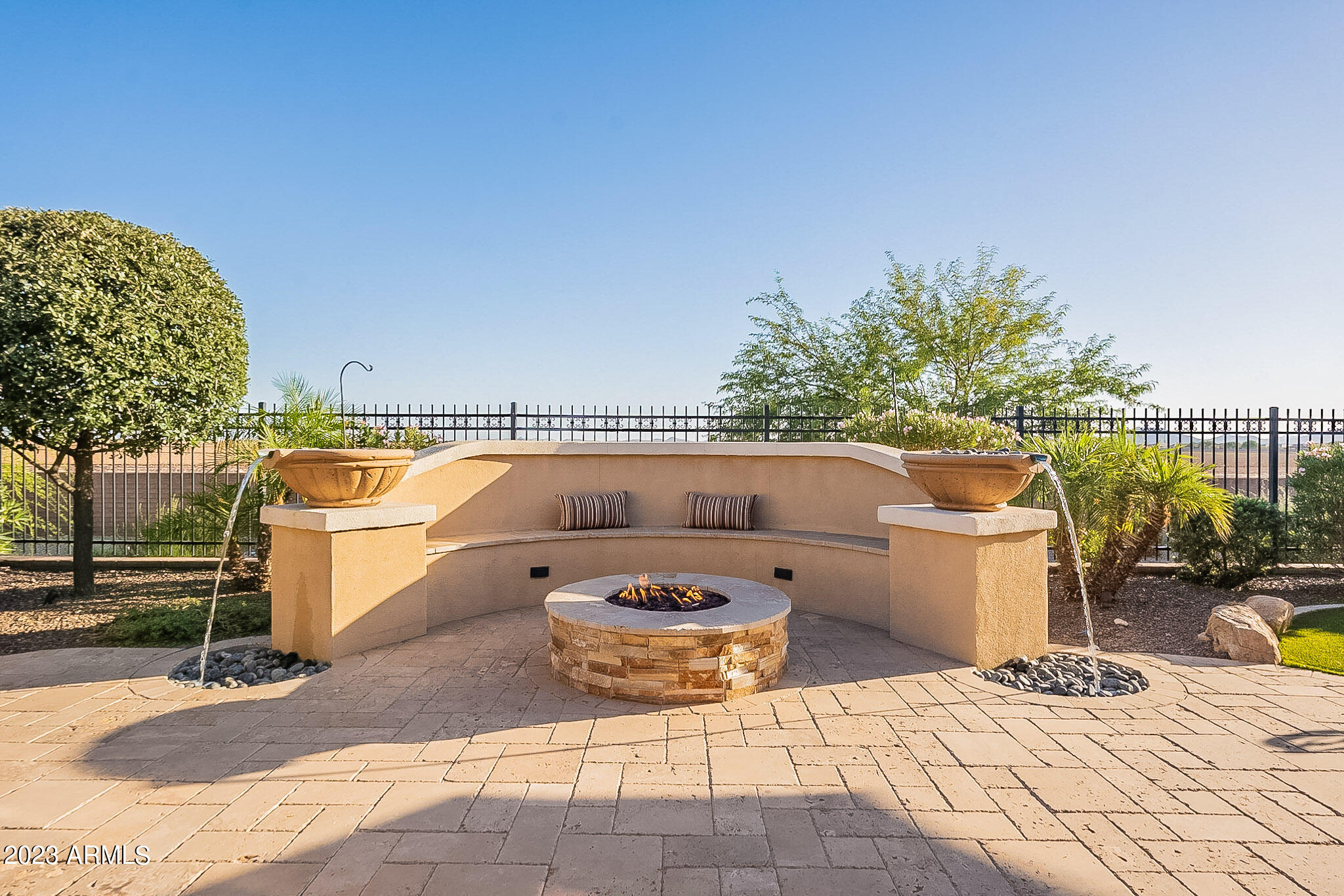 1303 E COPPER Hollow