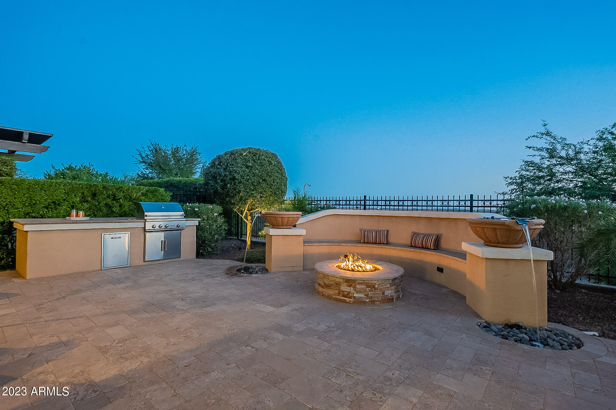 1303 E COPPER Hollow