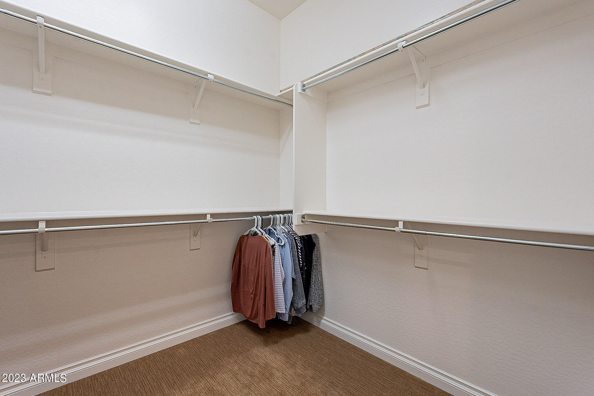 1303 E COPPER Hollow