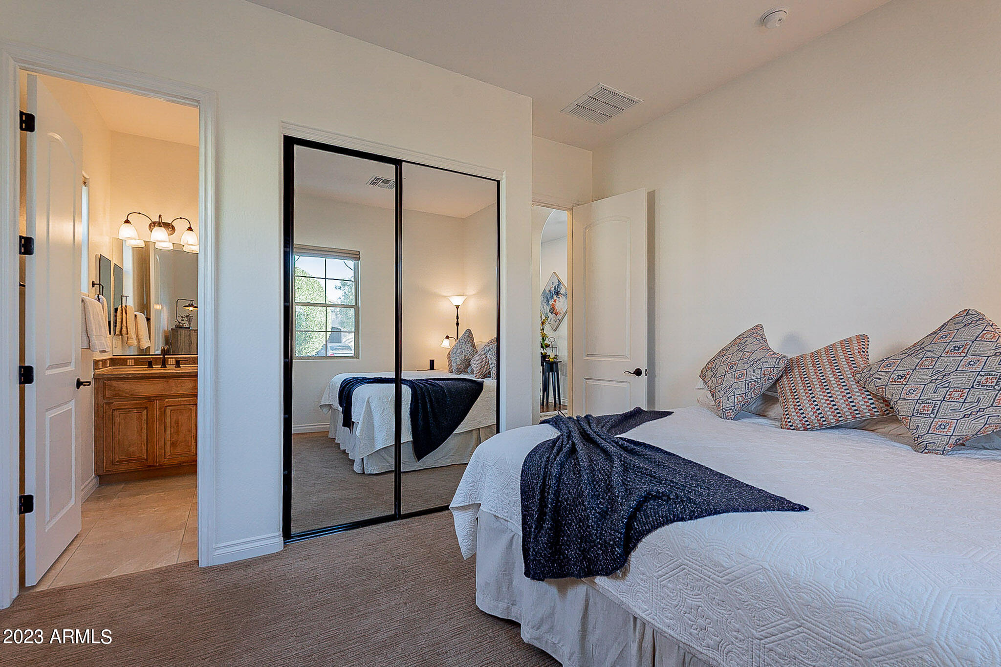 1303 E COPPER Hollow