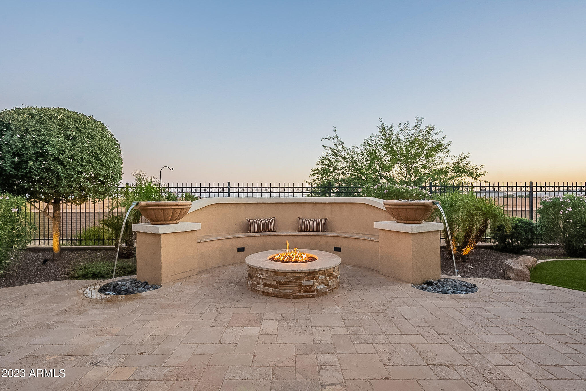 1303 E COPPER Hollow