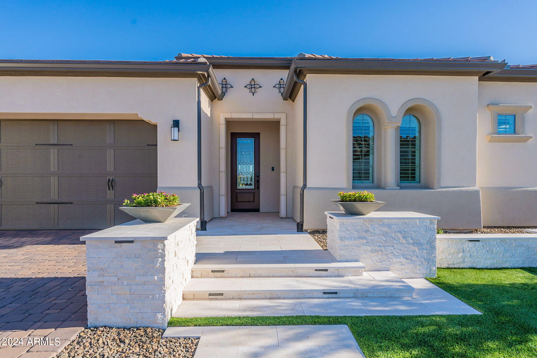 261 E BRACCIANO Avenue
