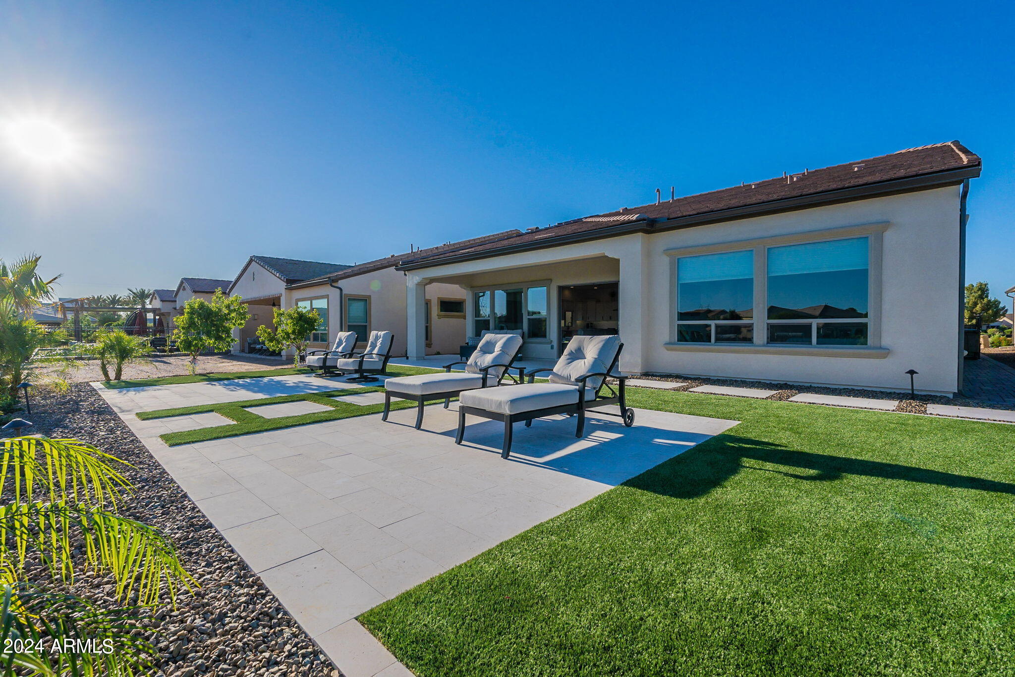 261 E BRACCIANO Avenue