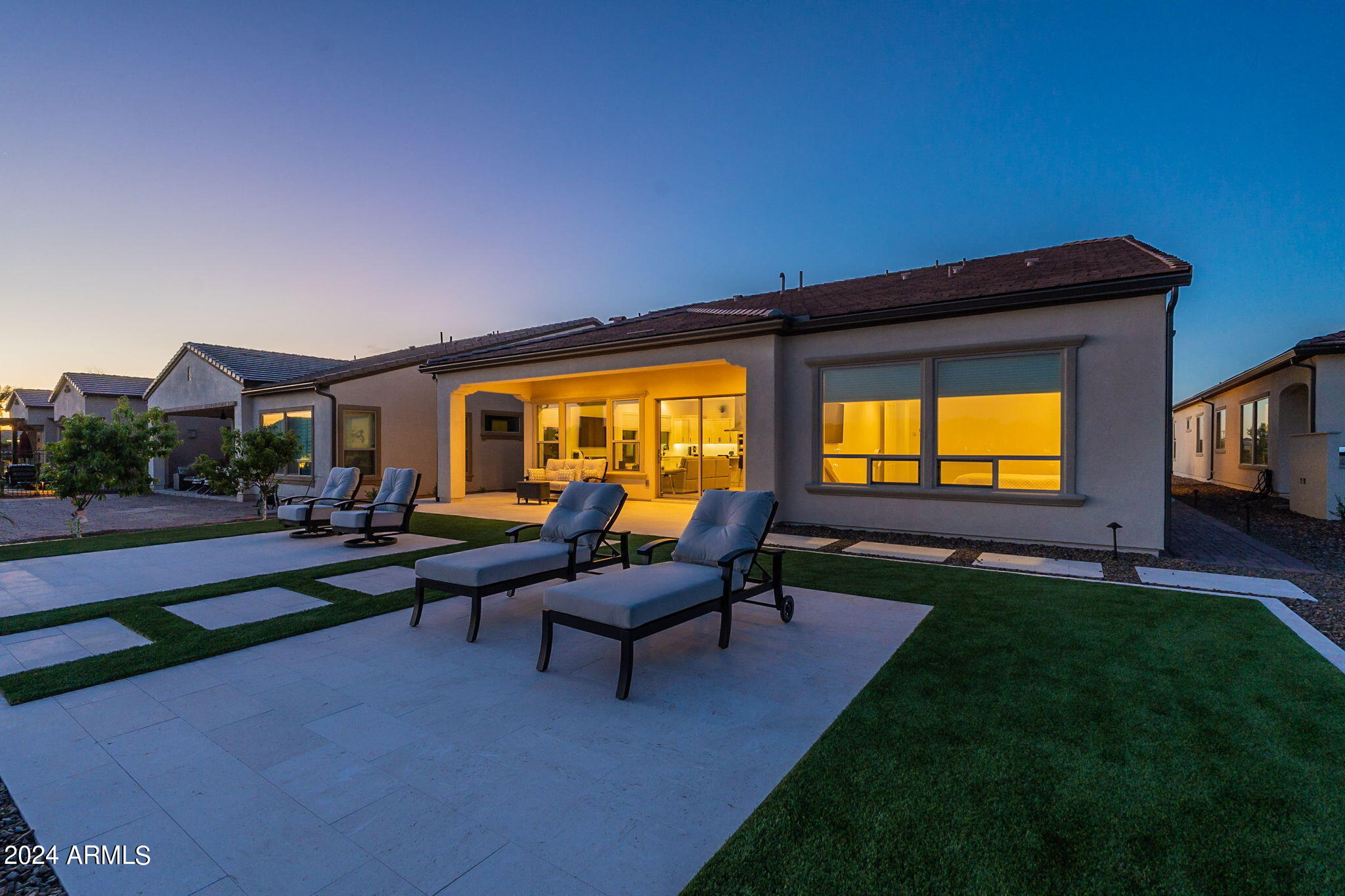 261 E BRACCIANO Avenue