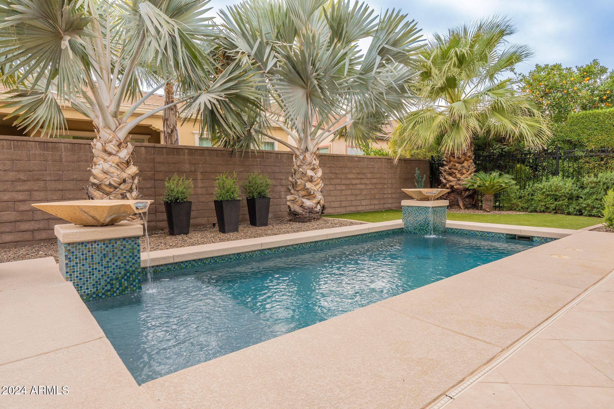 1449 E VERDE Boulevard