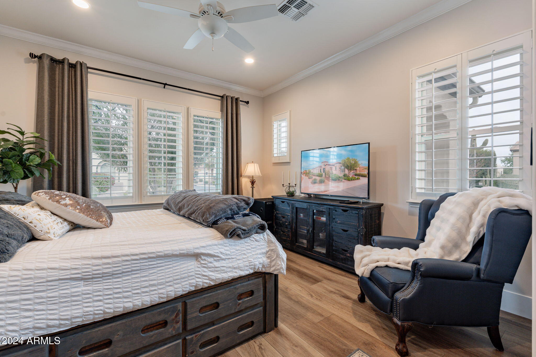 1449 E VERDE Boulevard