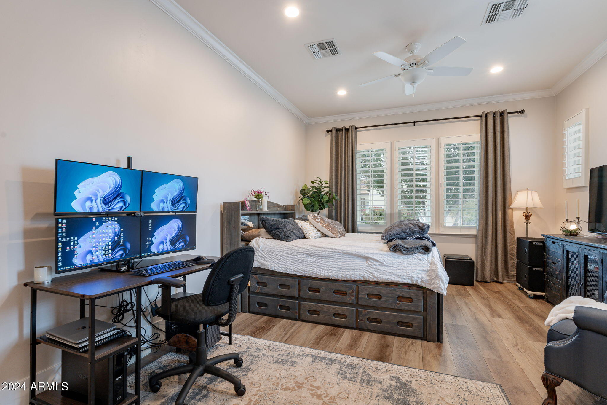 1449 E VERDE Boulevard