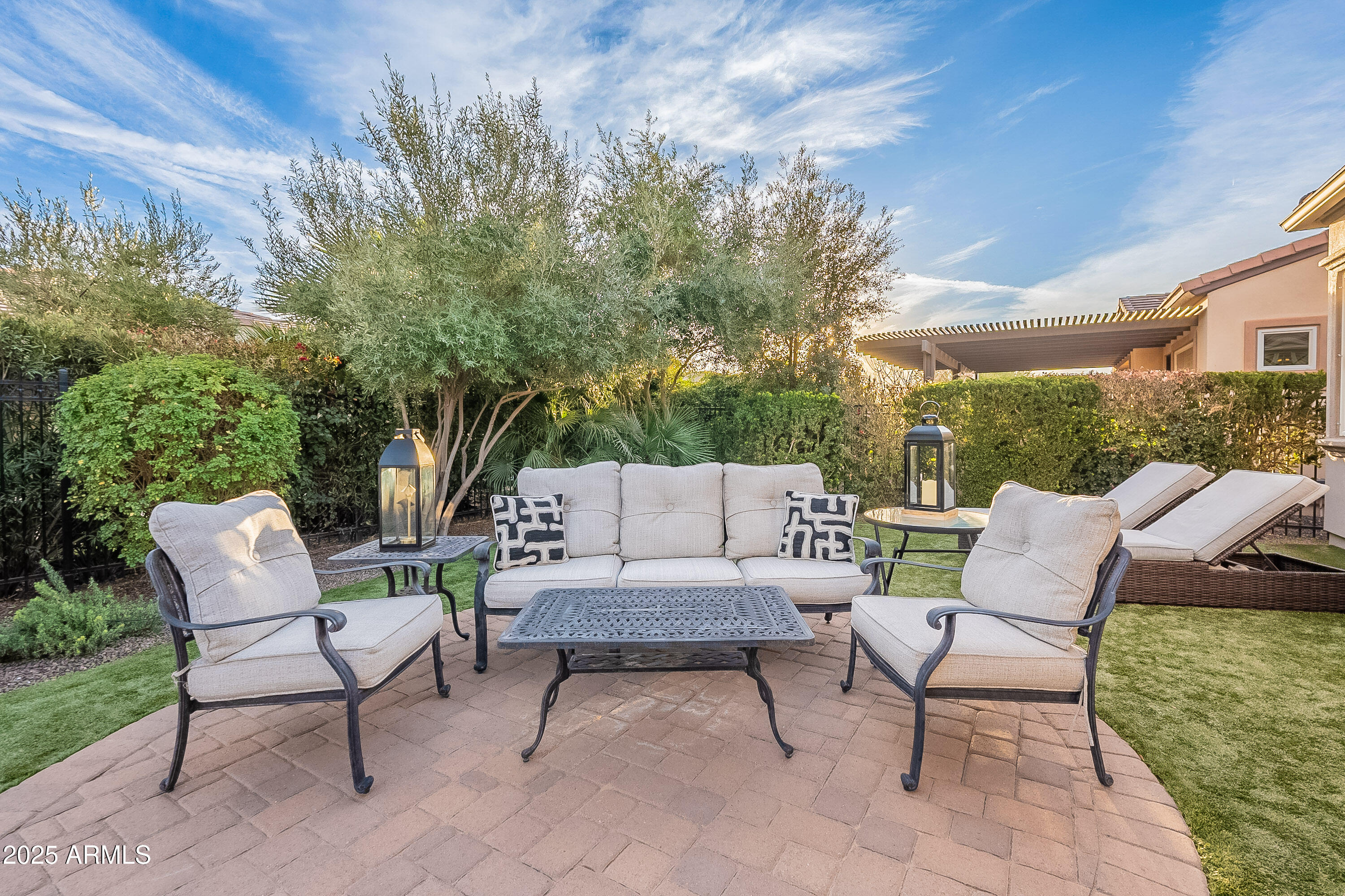 1697 E TANGELO Place