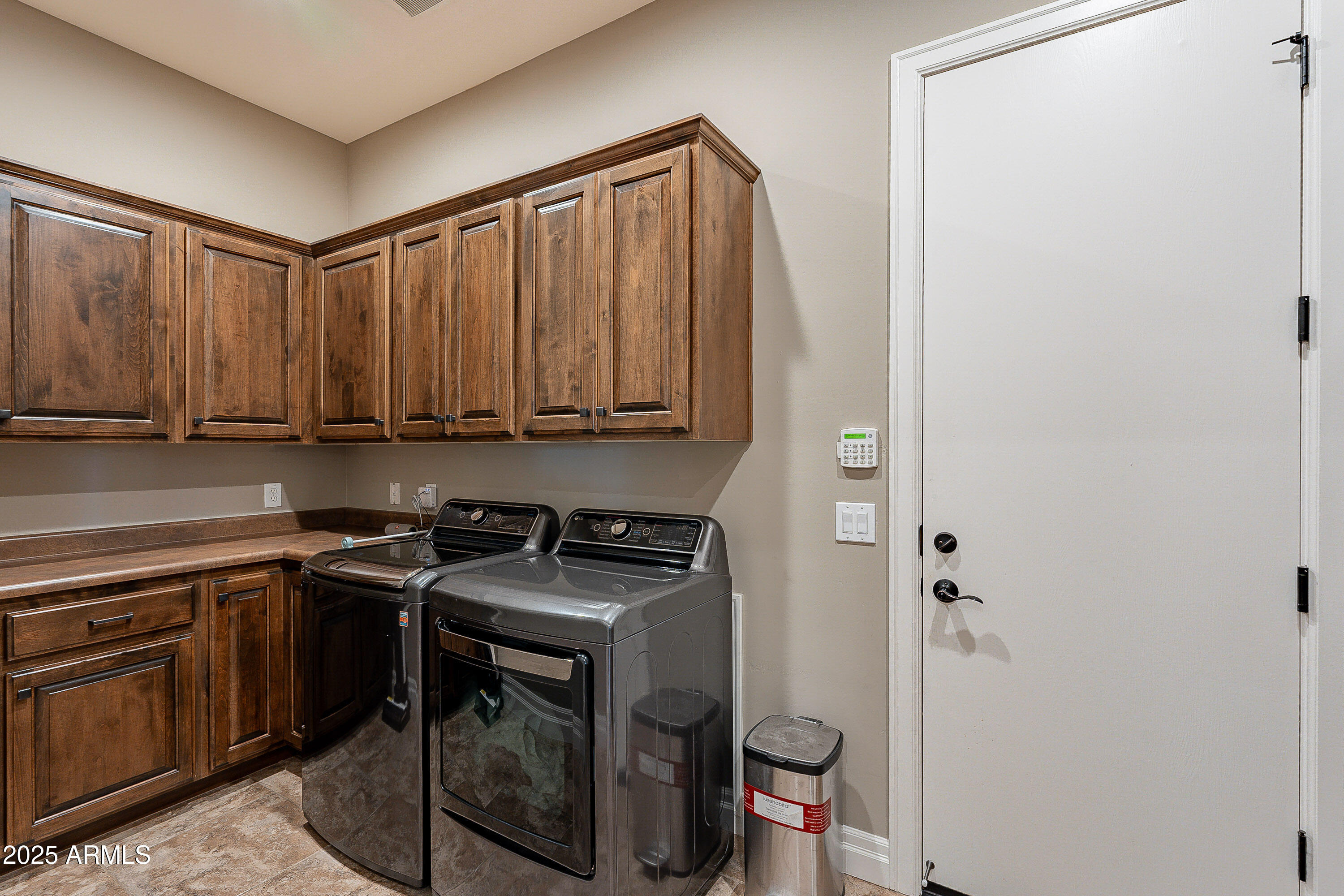 1697 E TANGELO Place