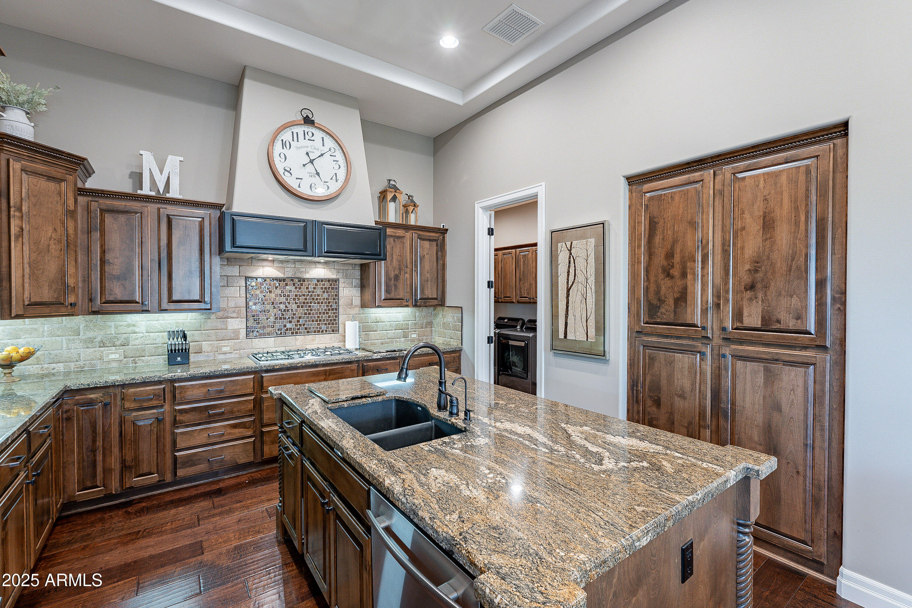 1697 E TANGELO Place