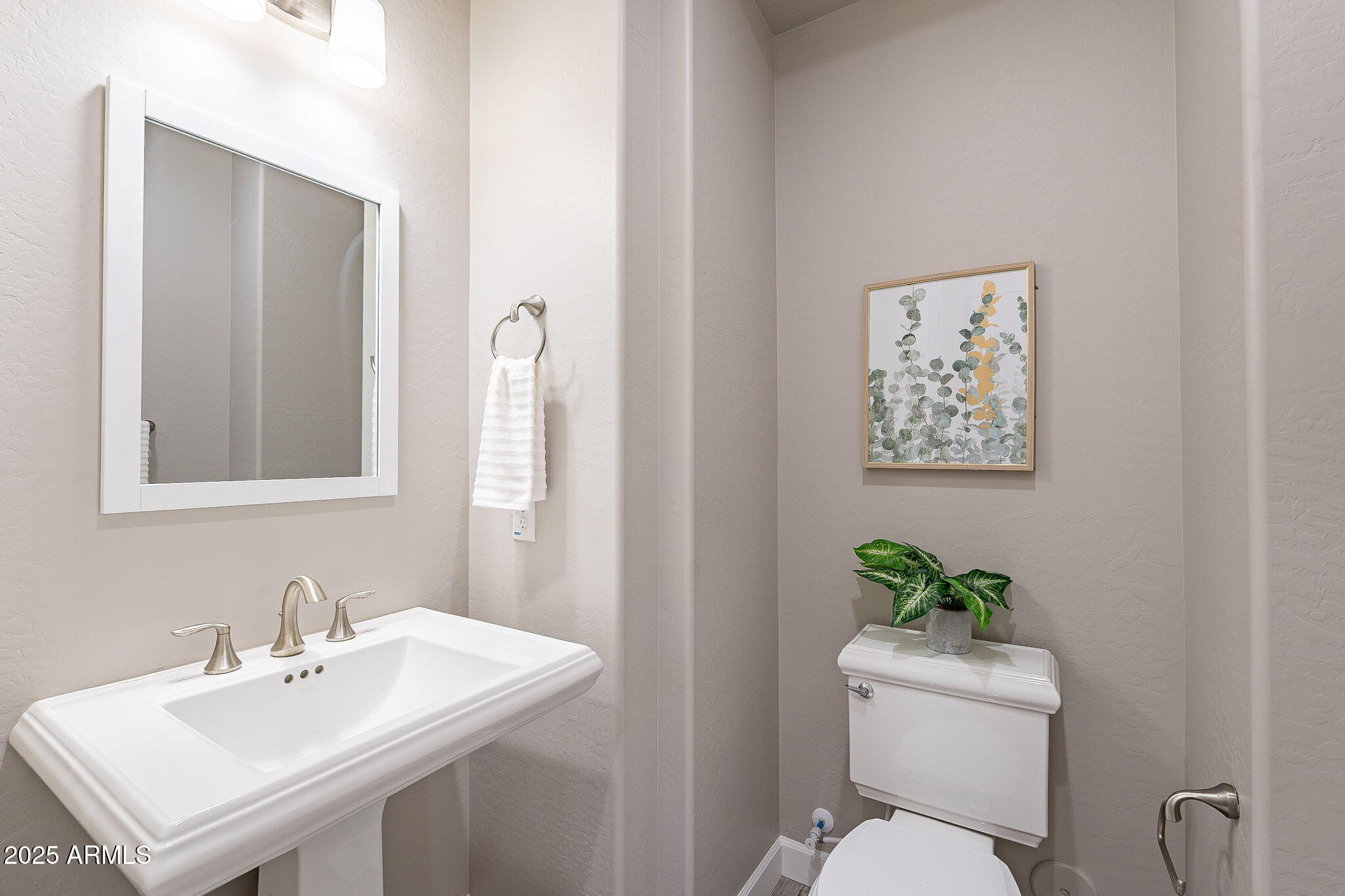 36169 N SERRANO Avenue