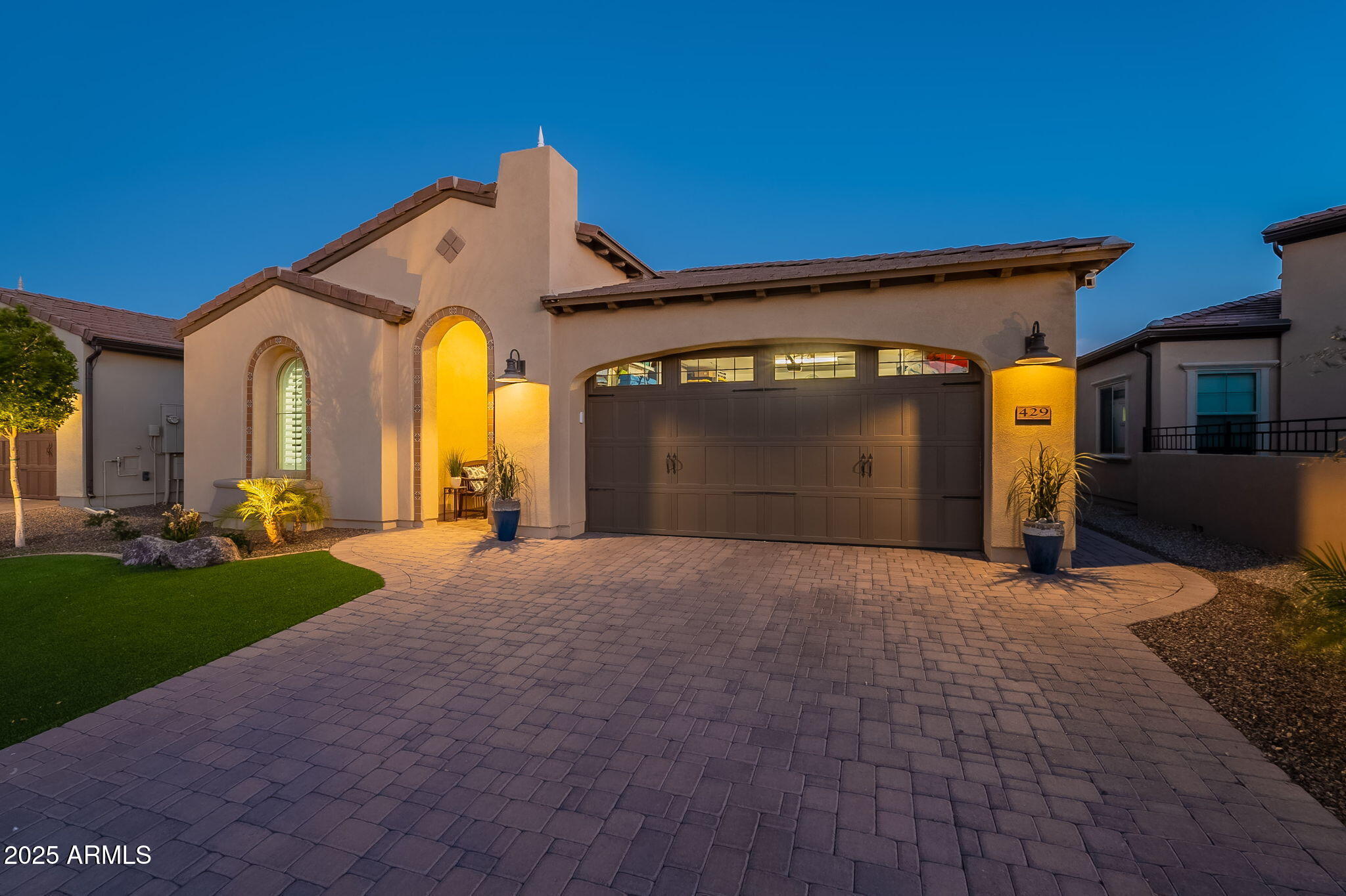 429 E VETERANS Way