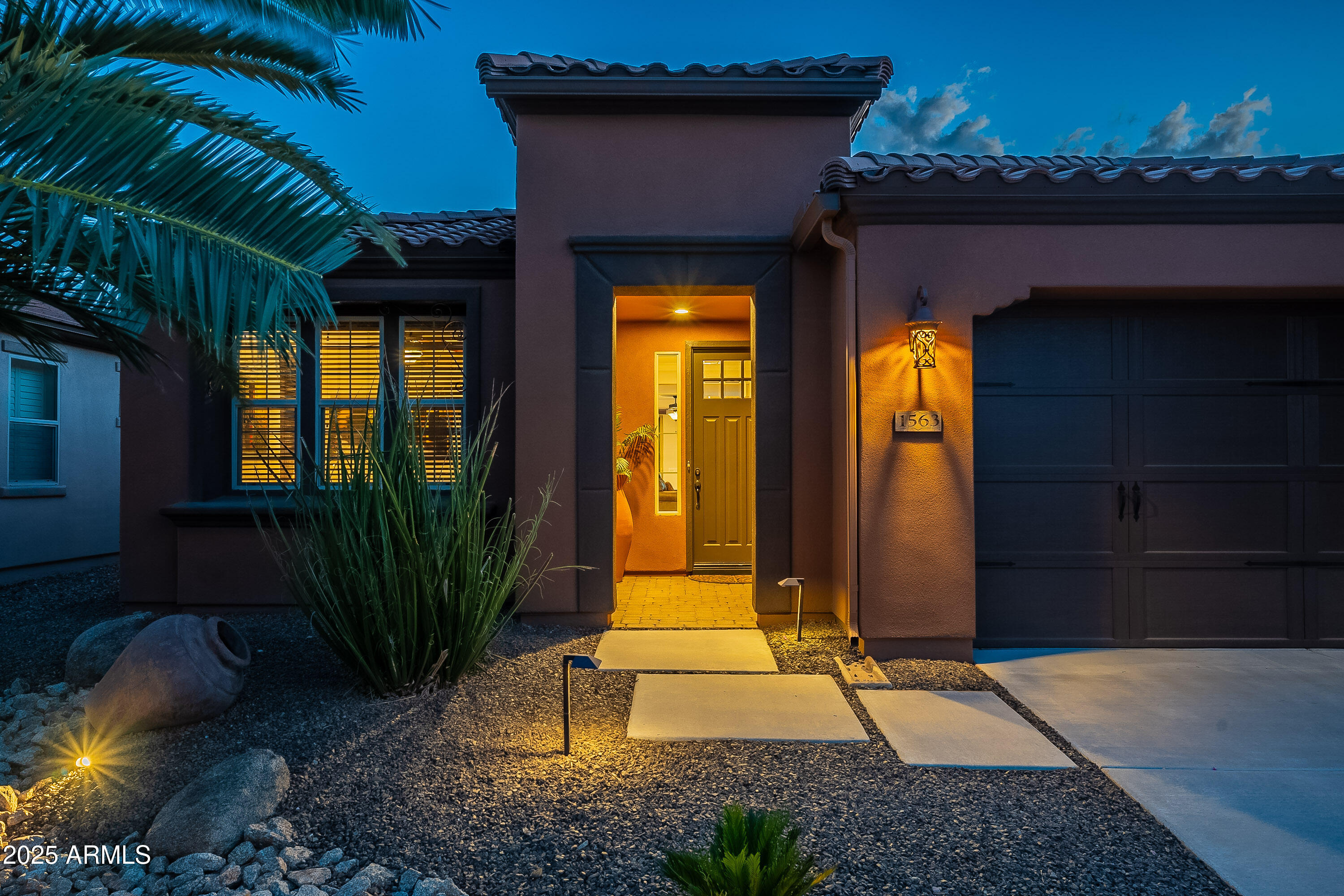 1563 E ARTEMIS Trail