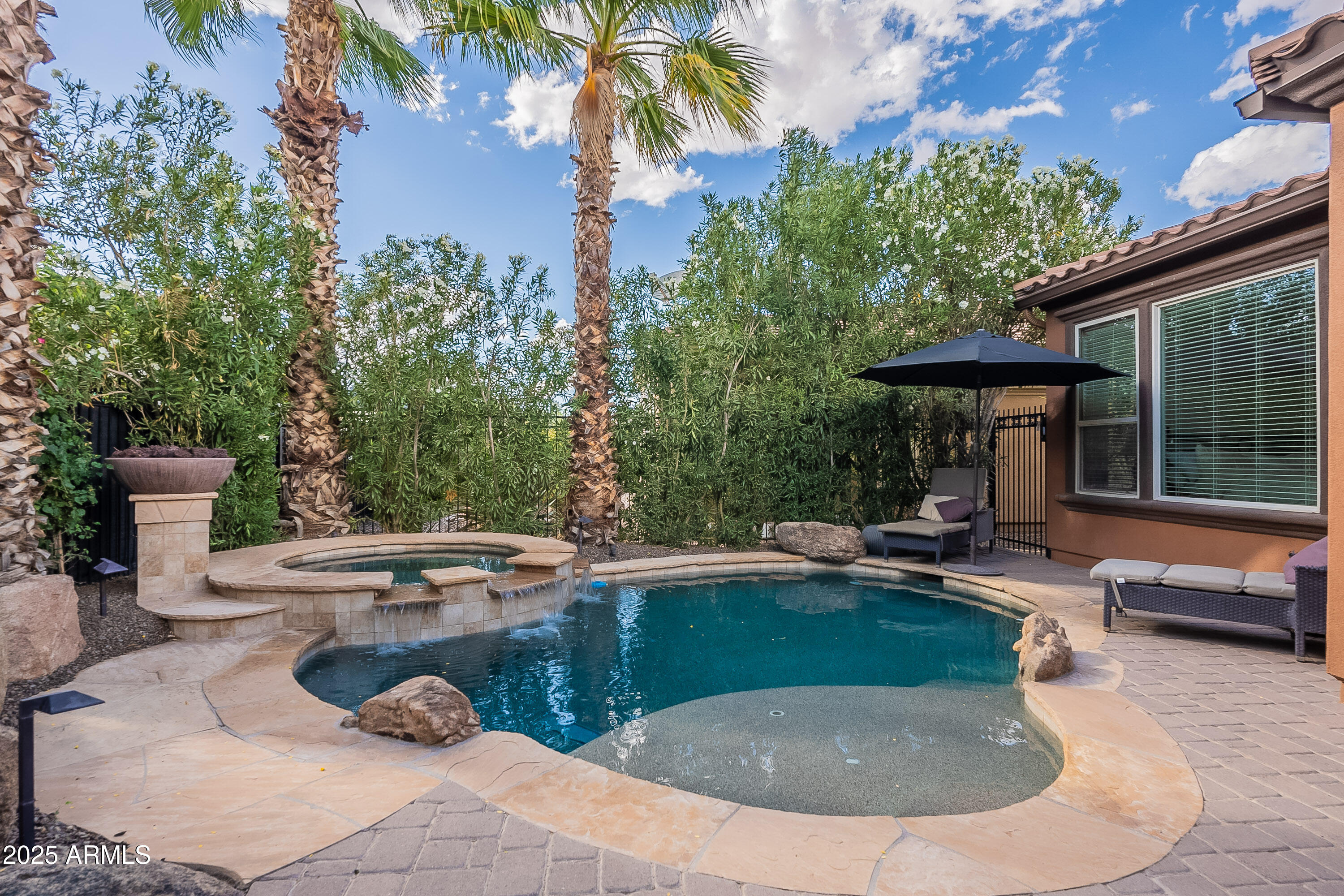 1563 E ARTEMIS Trail