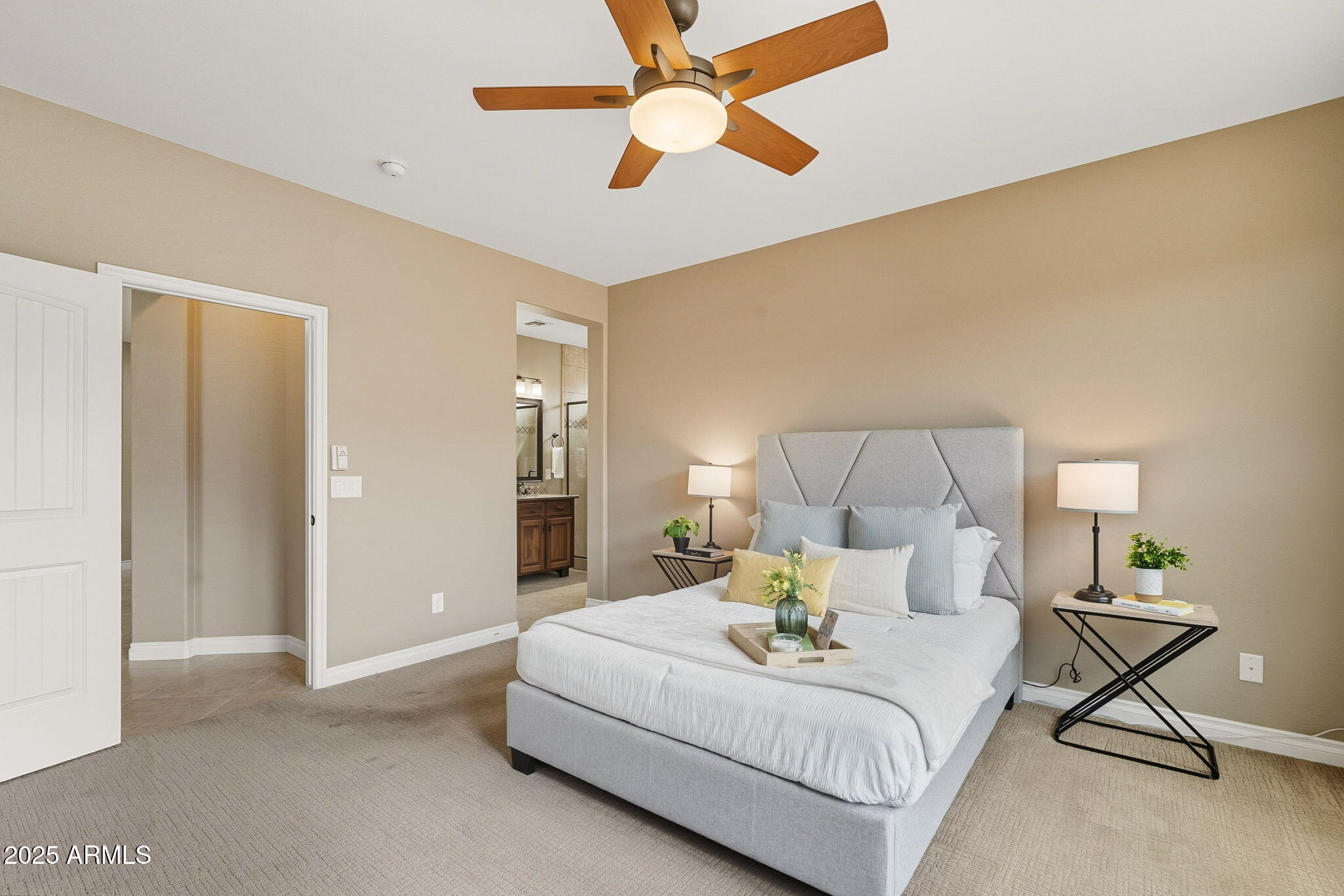 1518 E COPPER Hollow