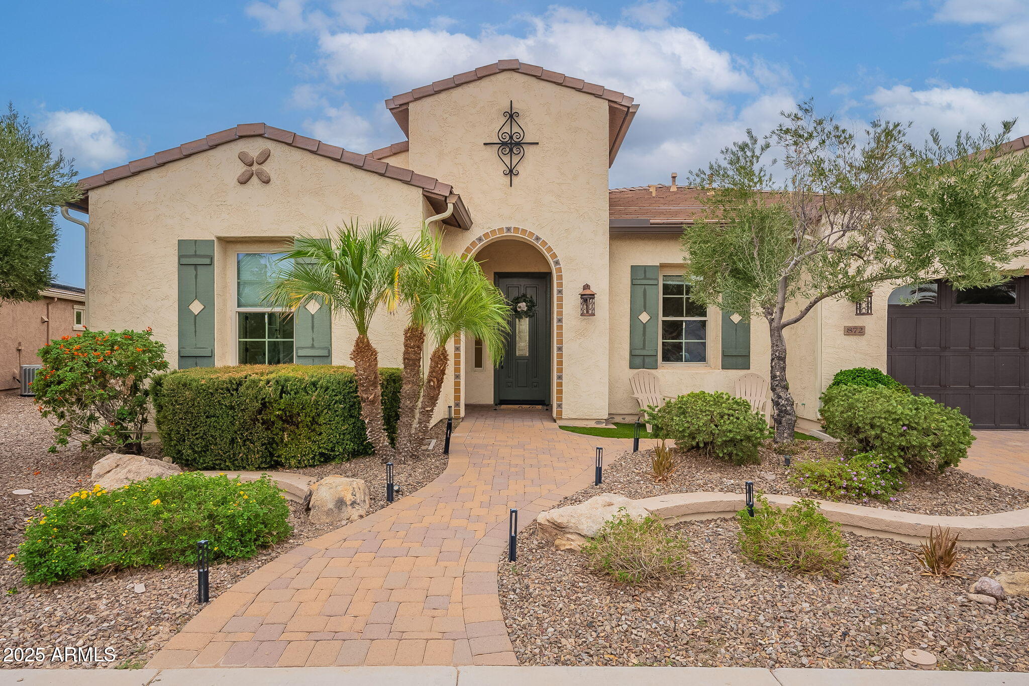 872 E HARMONY Way