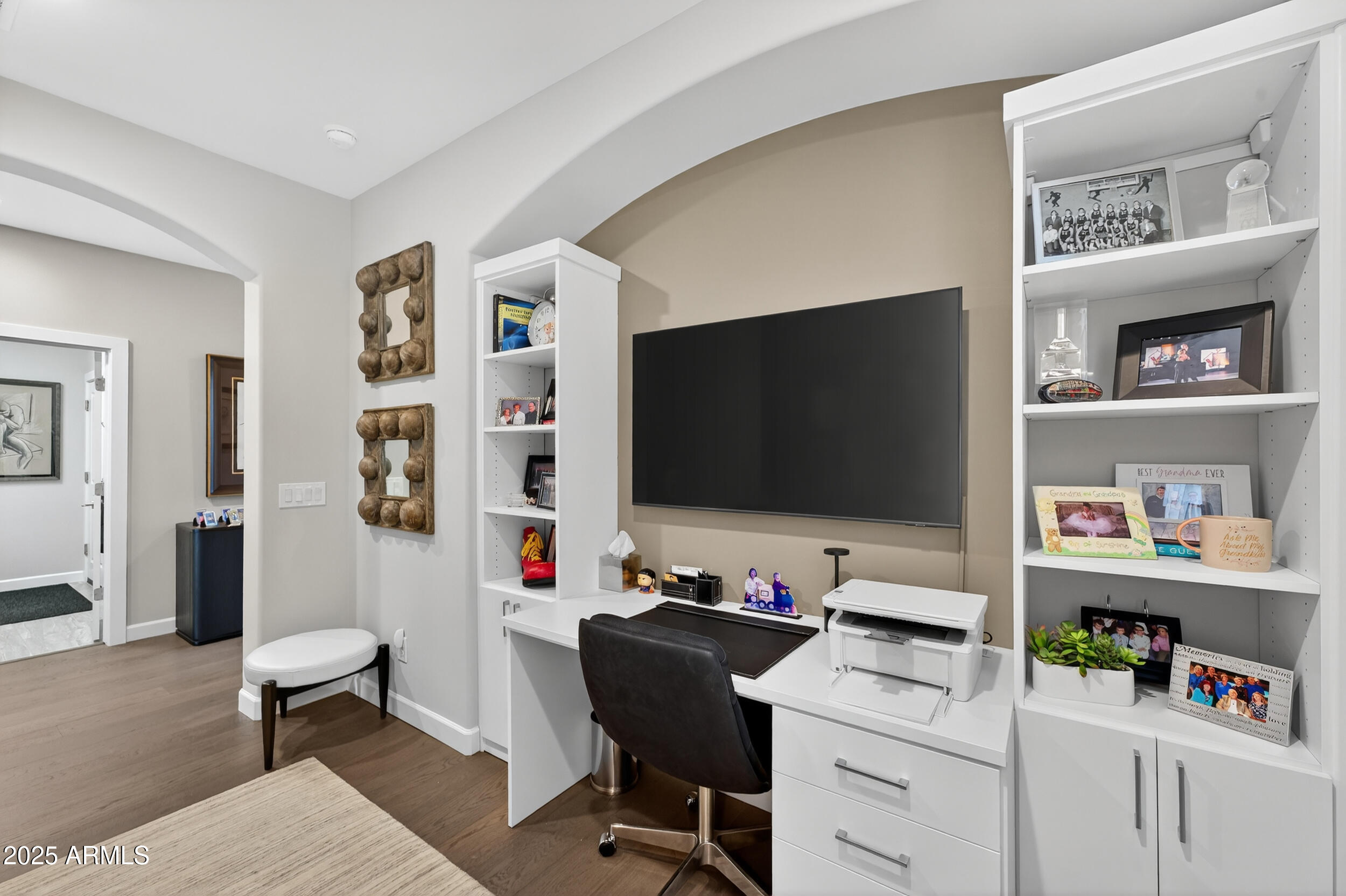 374 E BRACCIANO Avenue