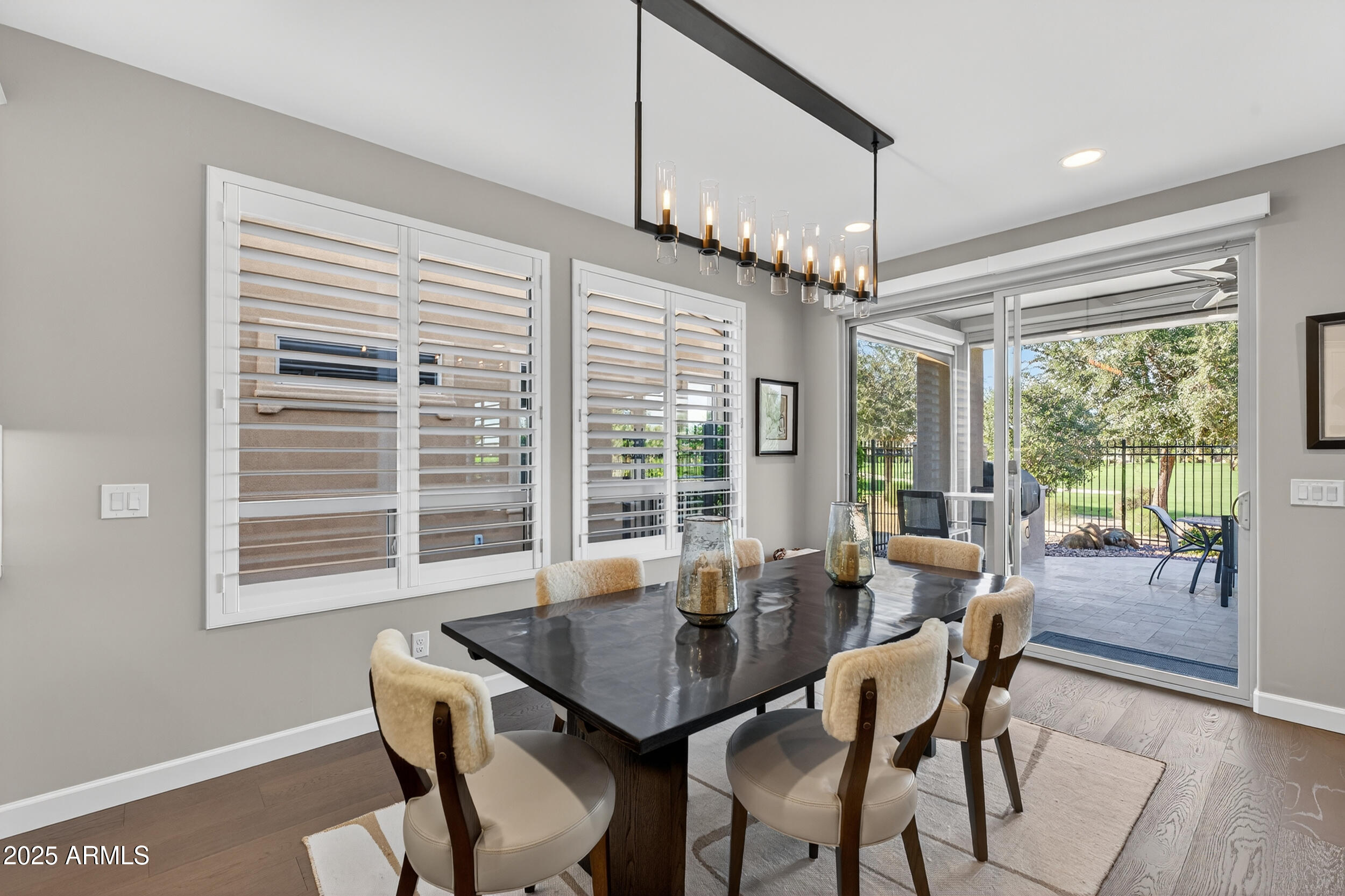 374 E BRACCIANO Avenue