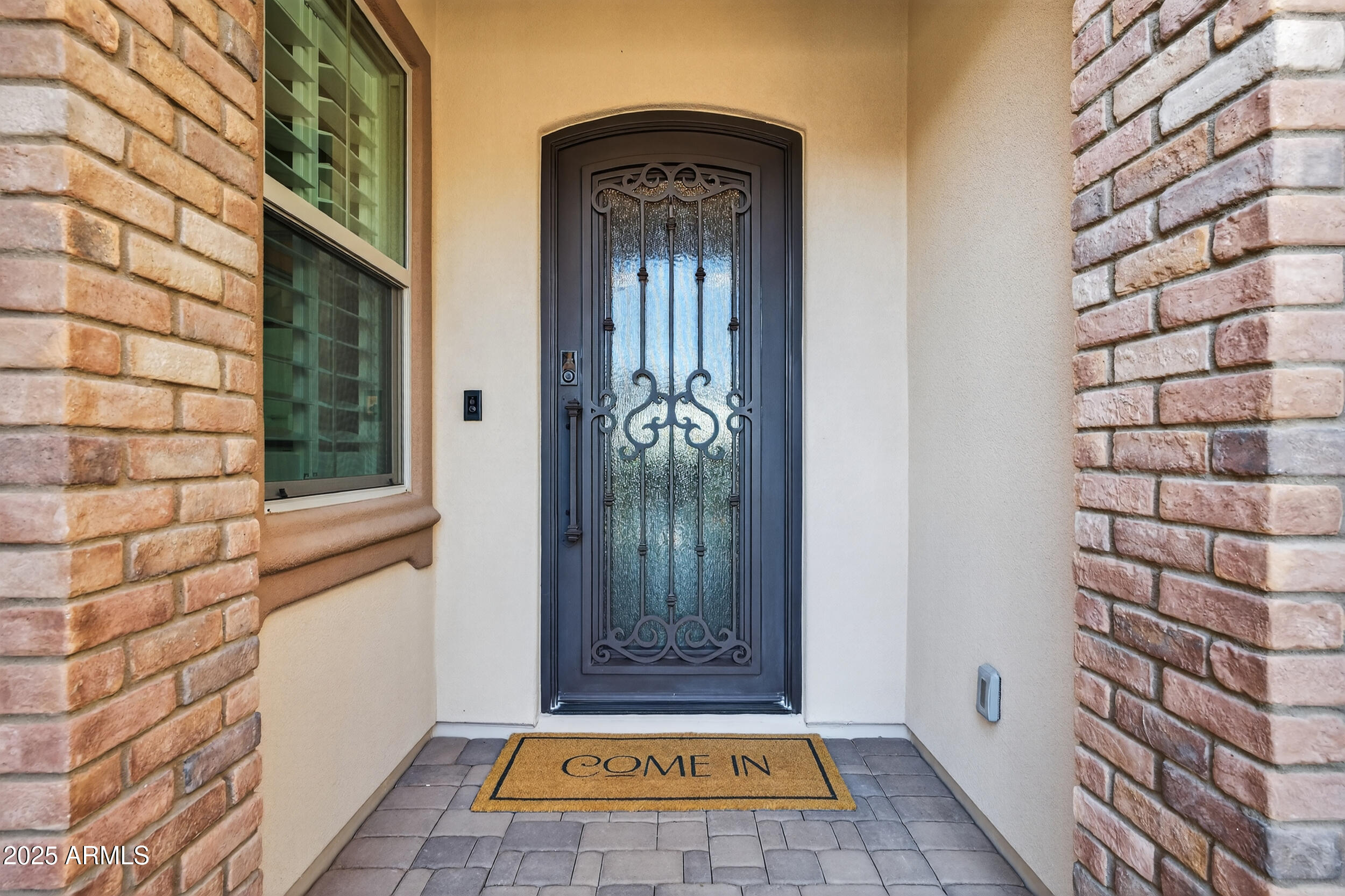 374 E BRACCIANO Avenue