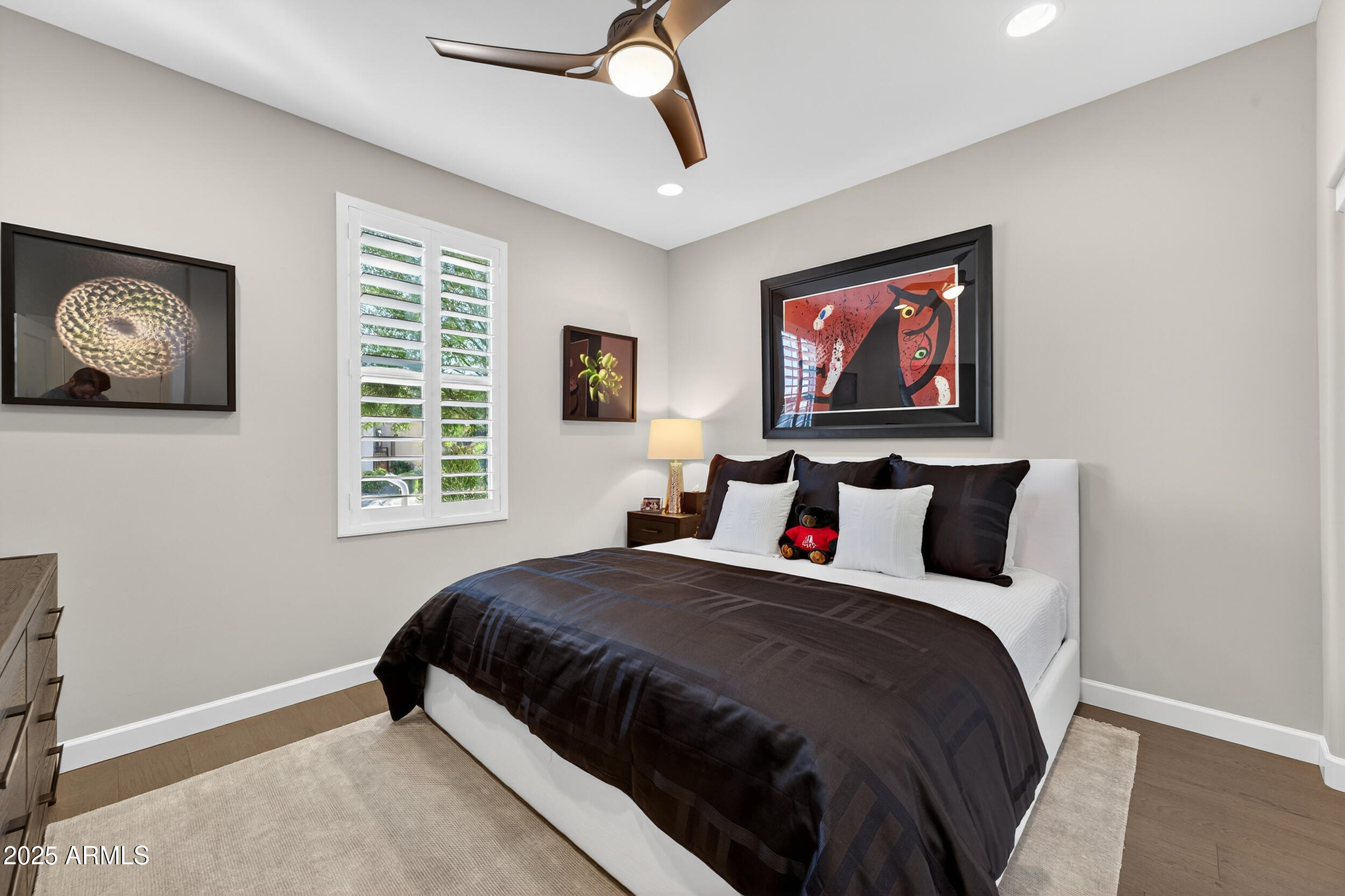 374 E BRACCIANO Avenue