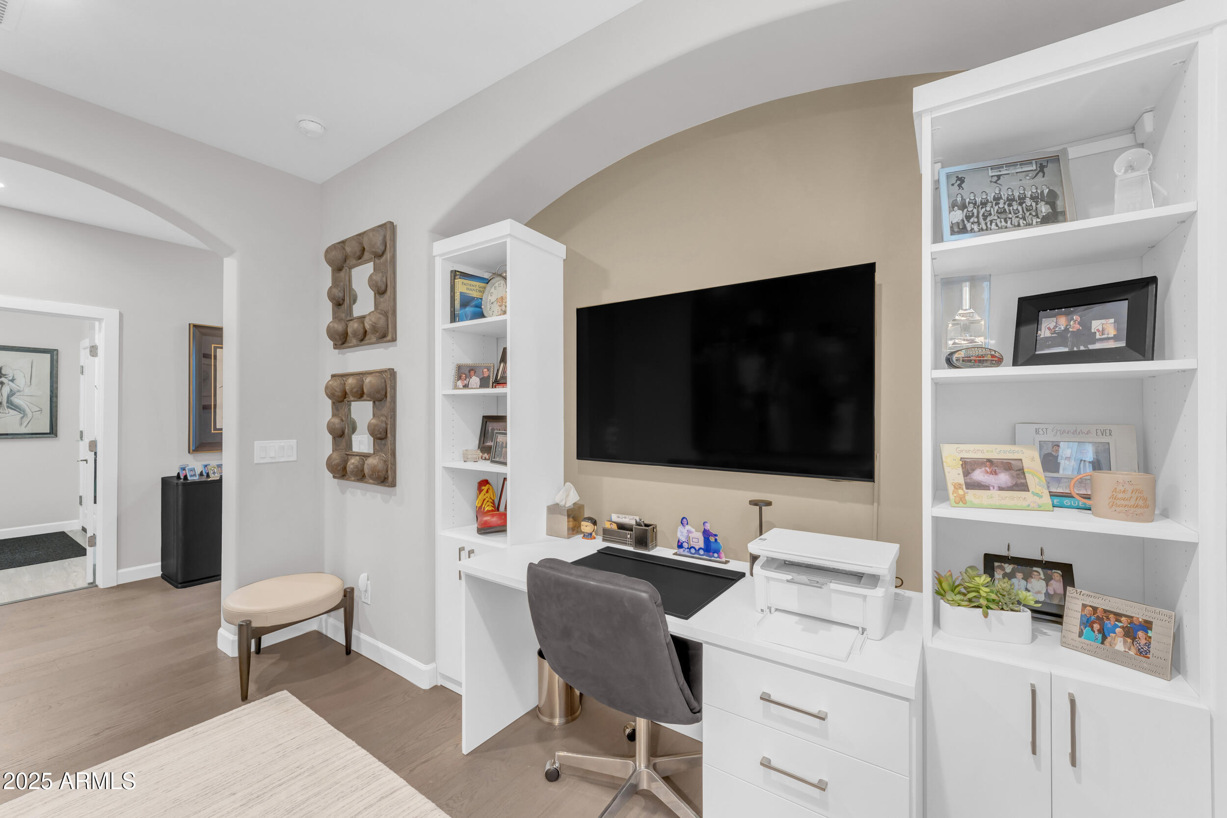 374 E BRACCIANO Avenue