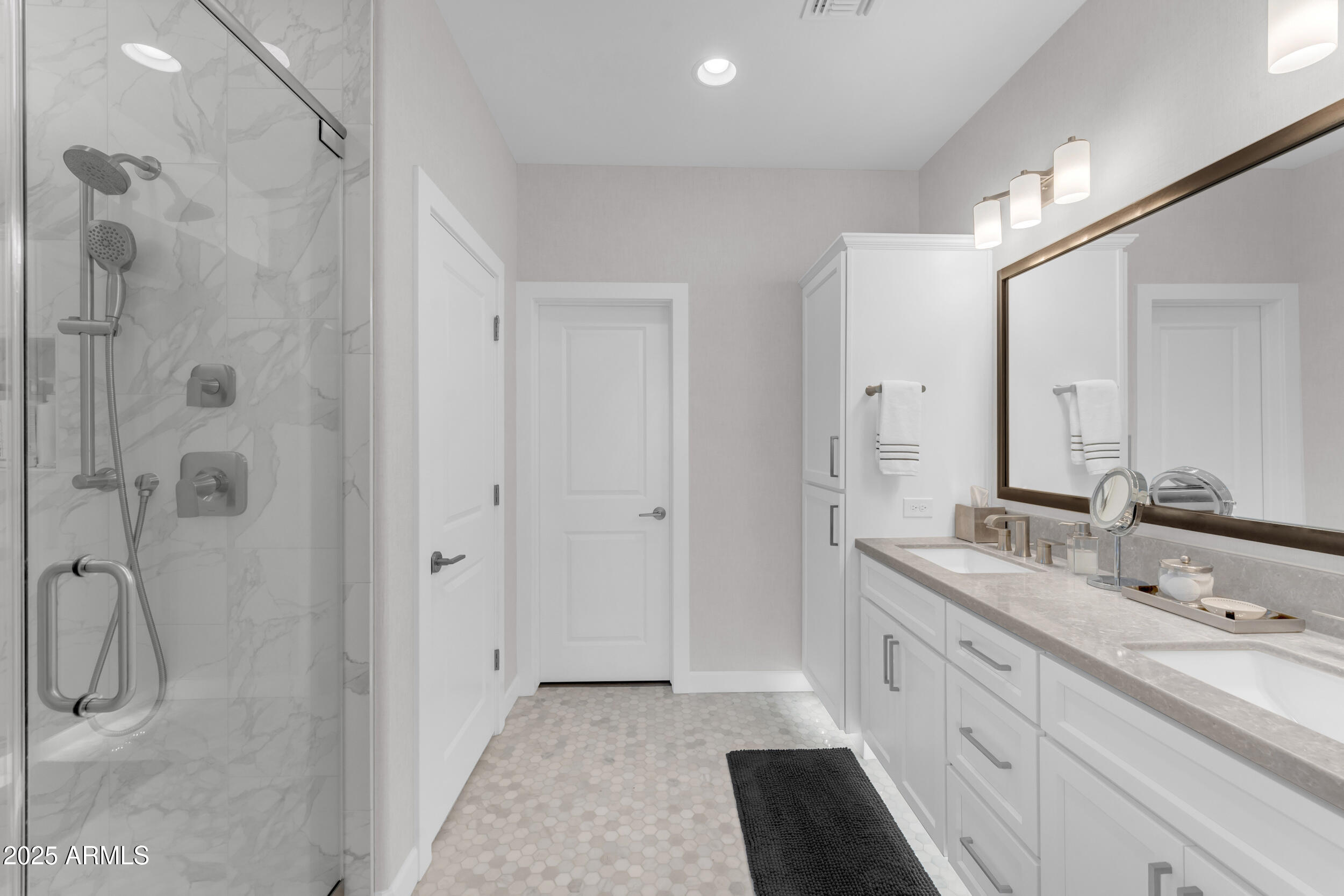 374 E BRACCIANO Avenue