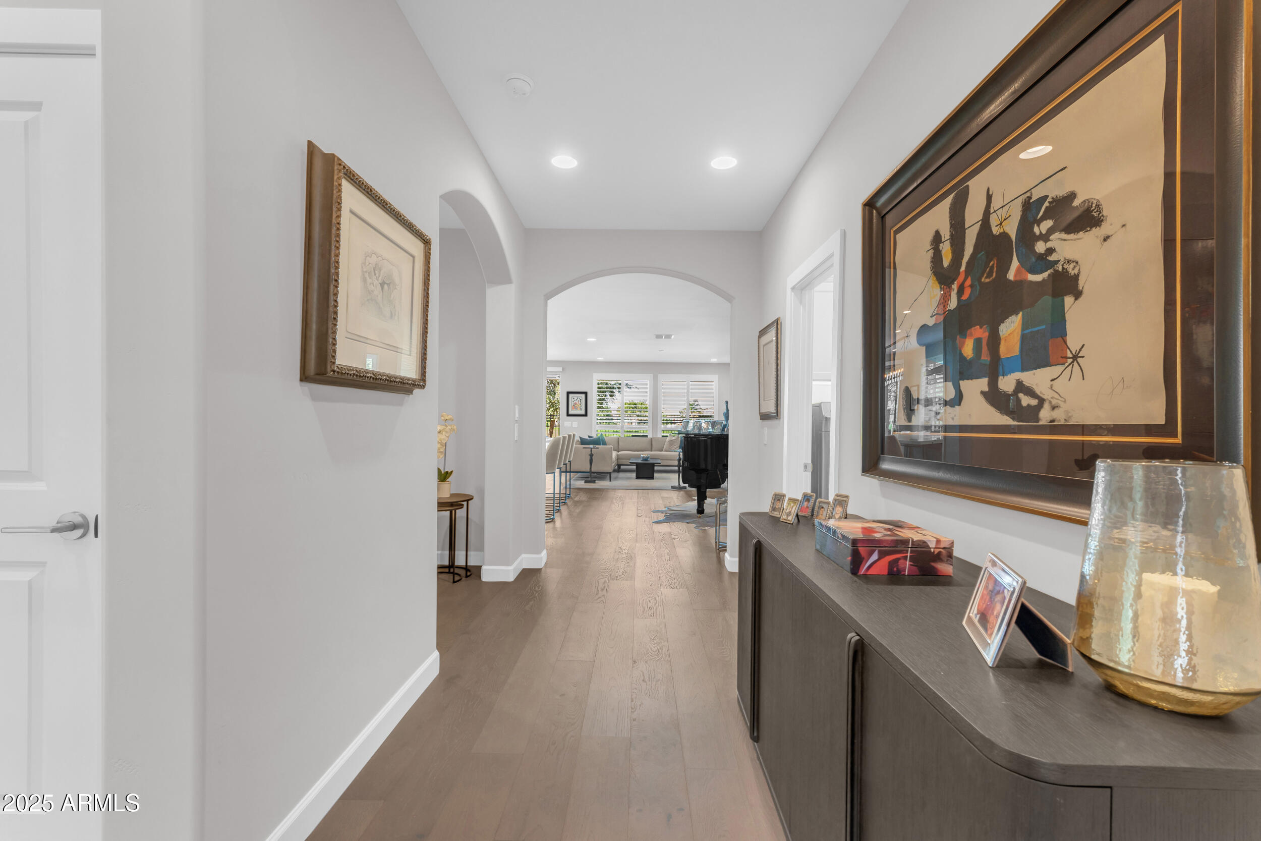 374 E BRACCIANO Avenue