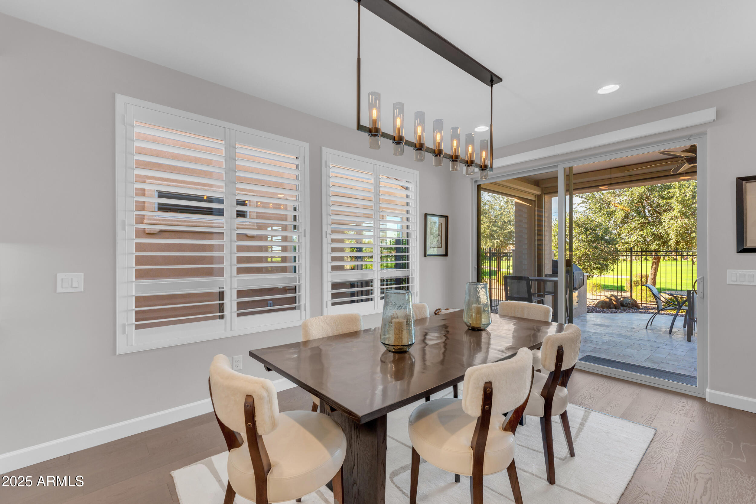 374 E BRACCIANO Avenue