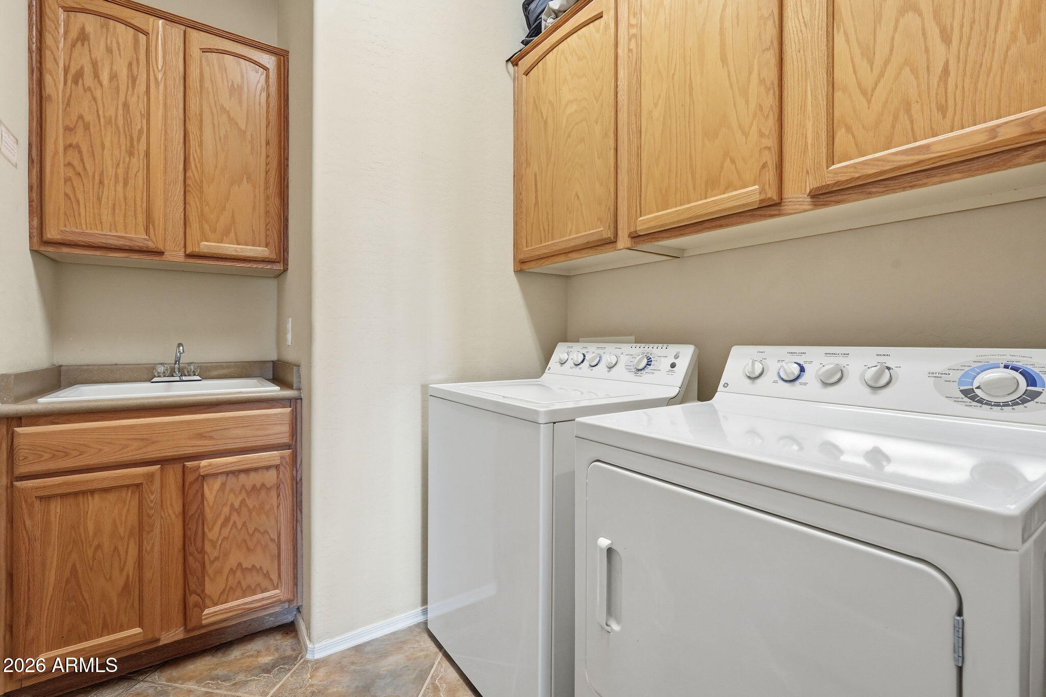 4548 E NIGHTINGALE Lane