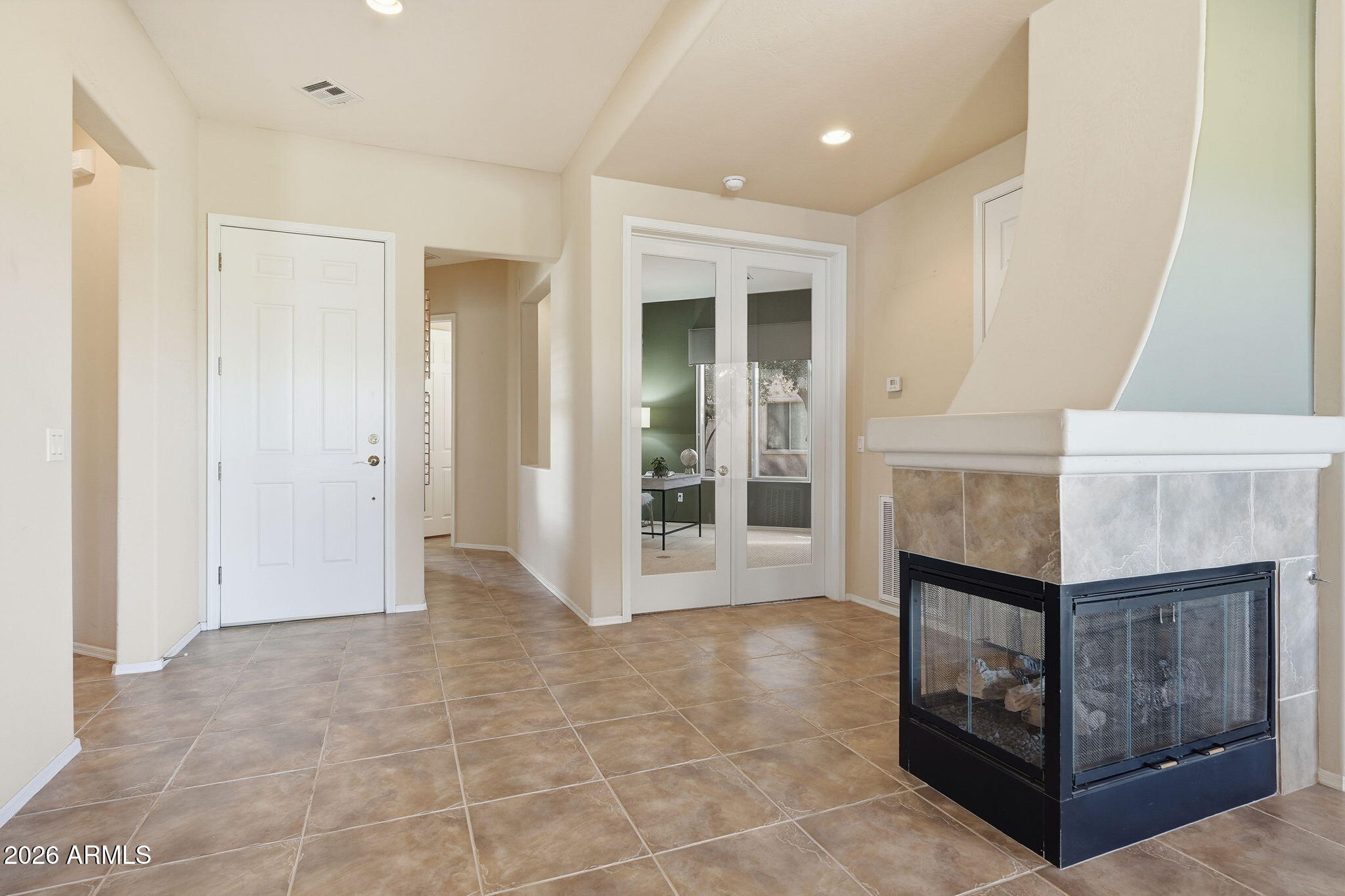 4548 E NIGHTINGALE Lane