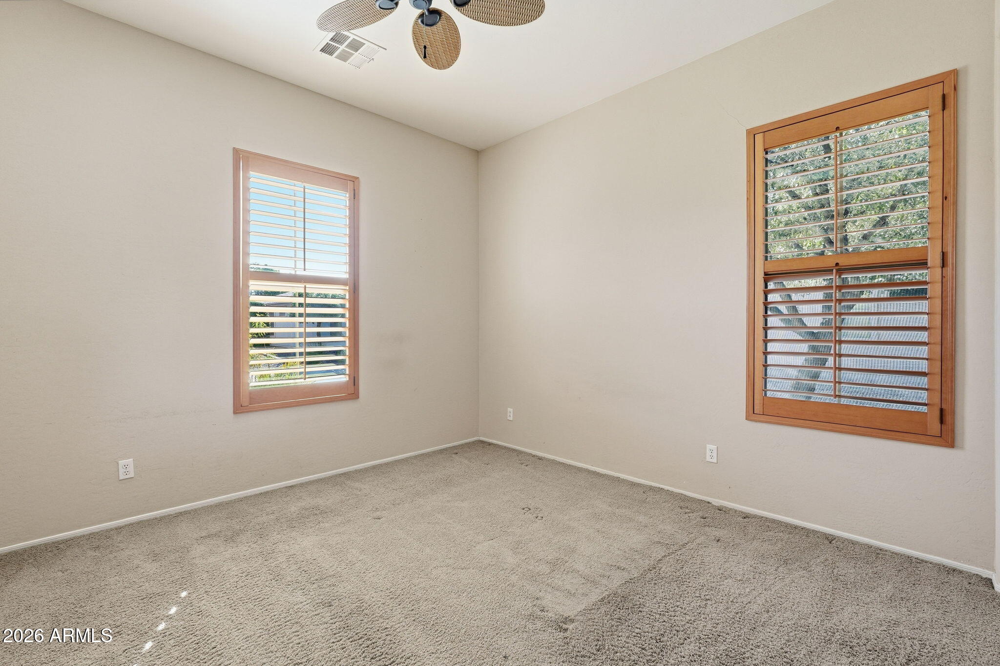 4548 E NIGHTINGALE Lane