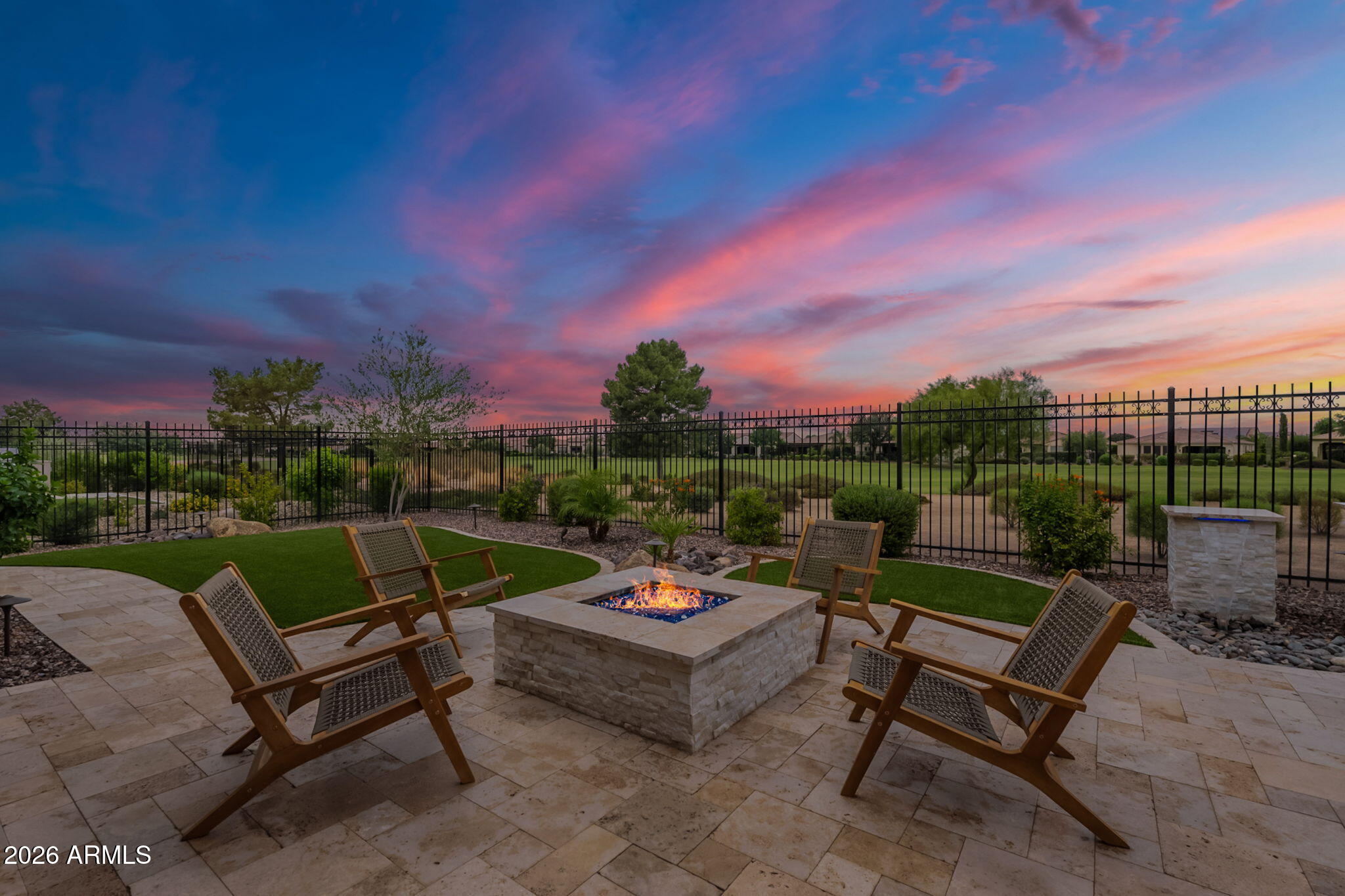 472 E BRACCIANO Avenue