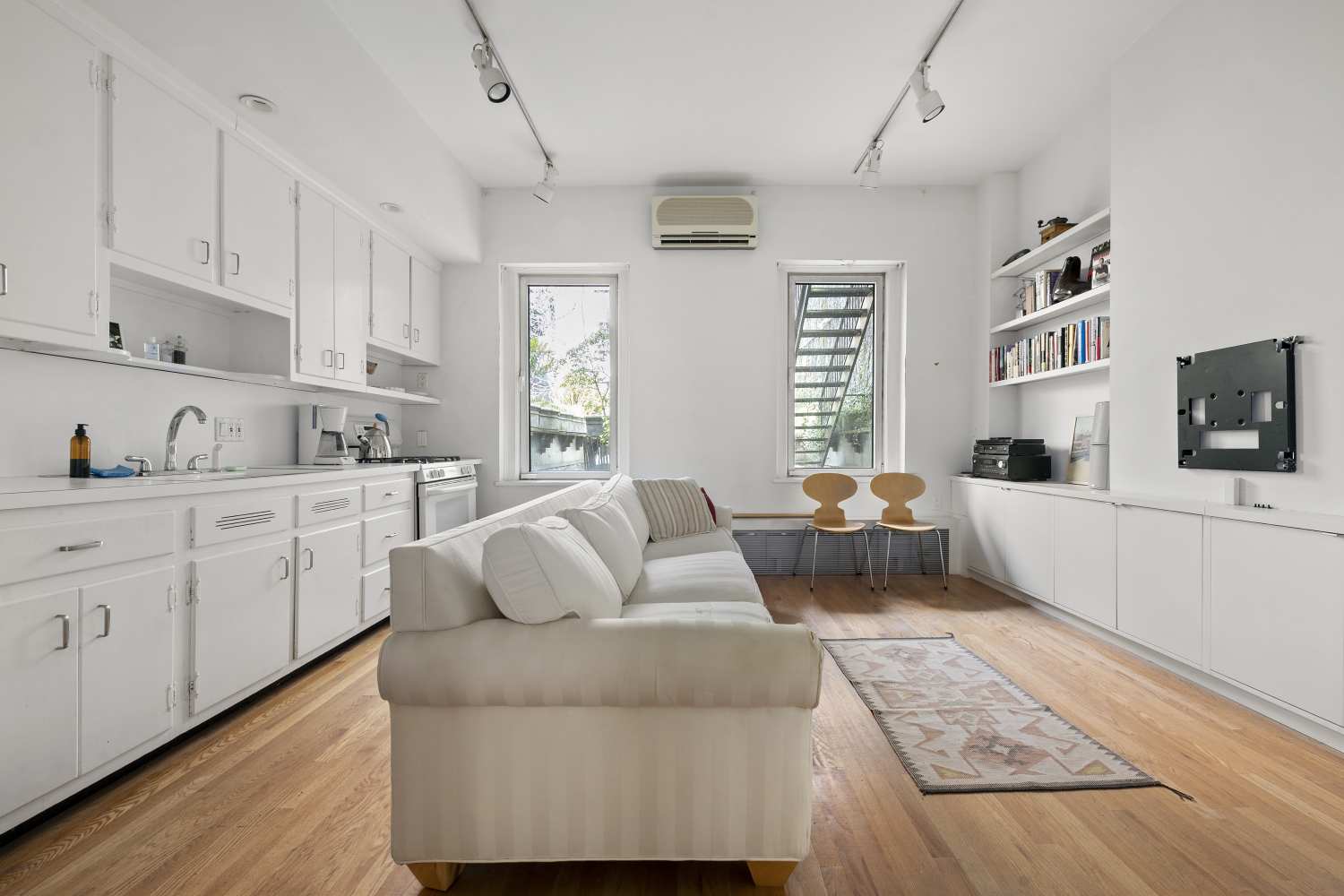 351-353 E 62ND Street