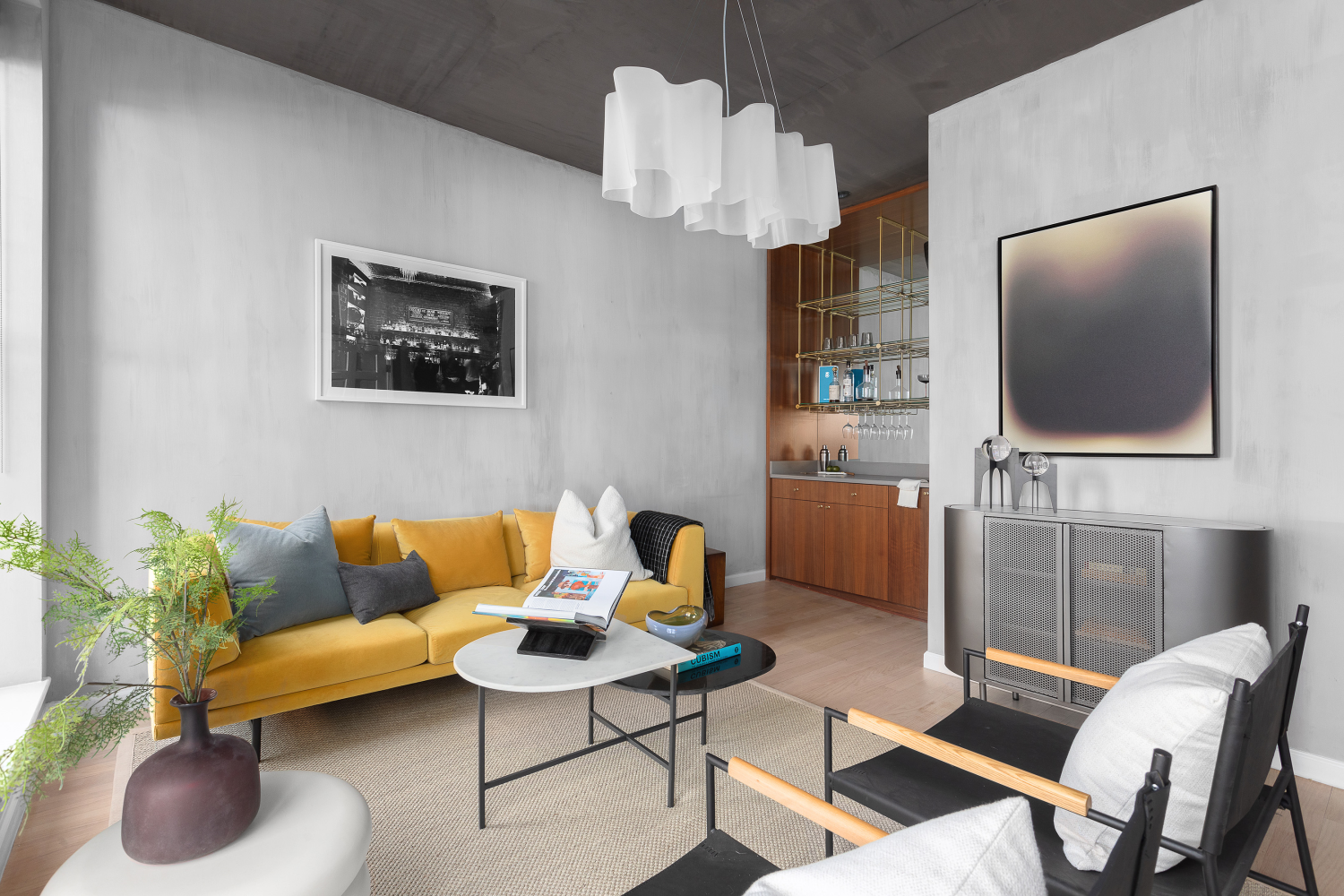 NYC luxury townhouse living with bar, Prime brooklyn real estate