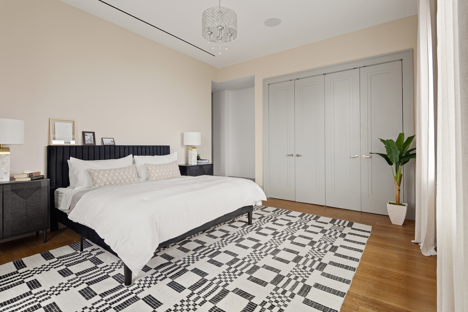 100 AMITY Street PH1