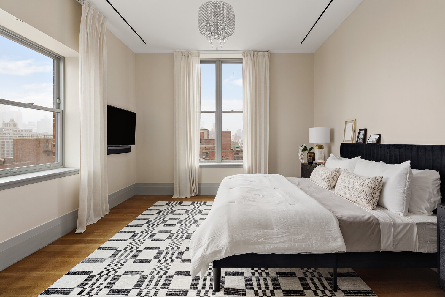 100 AMITY Street PH1