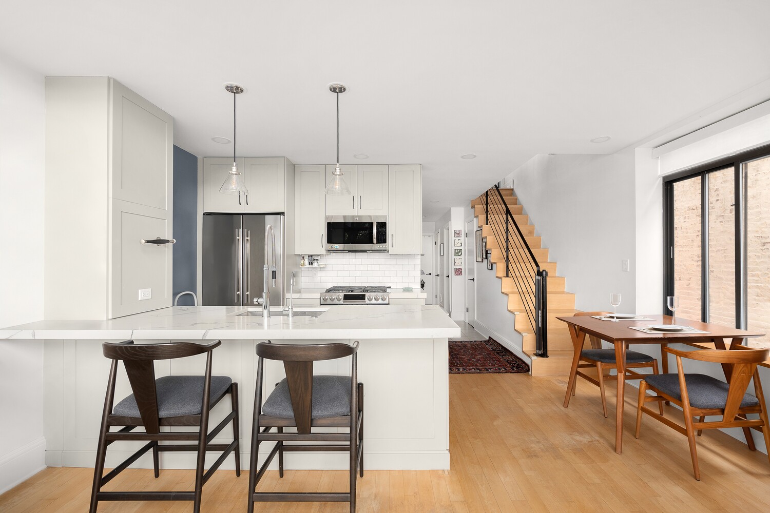 284 WARREN Street 4