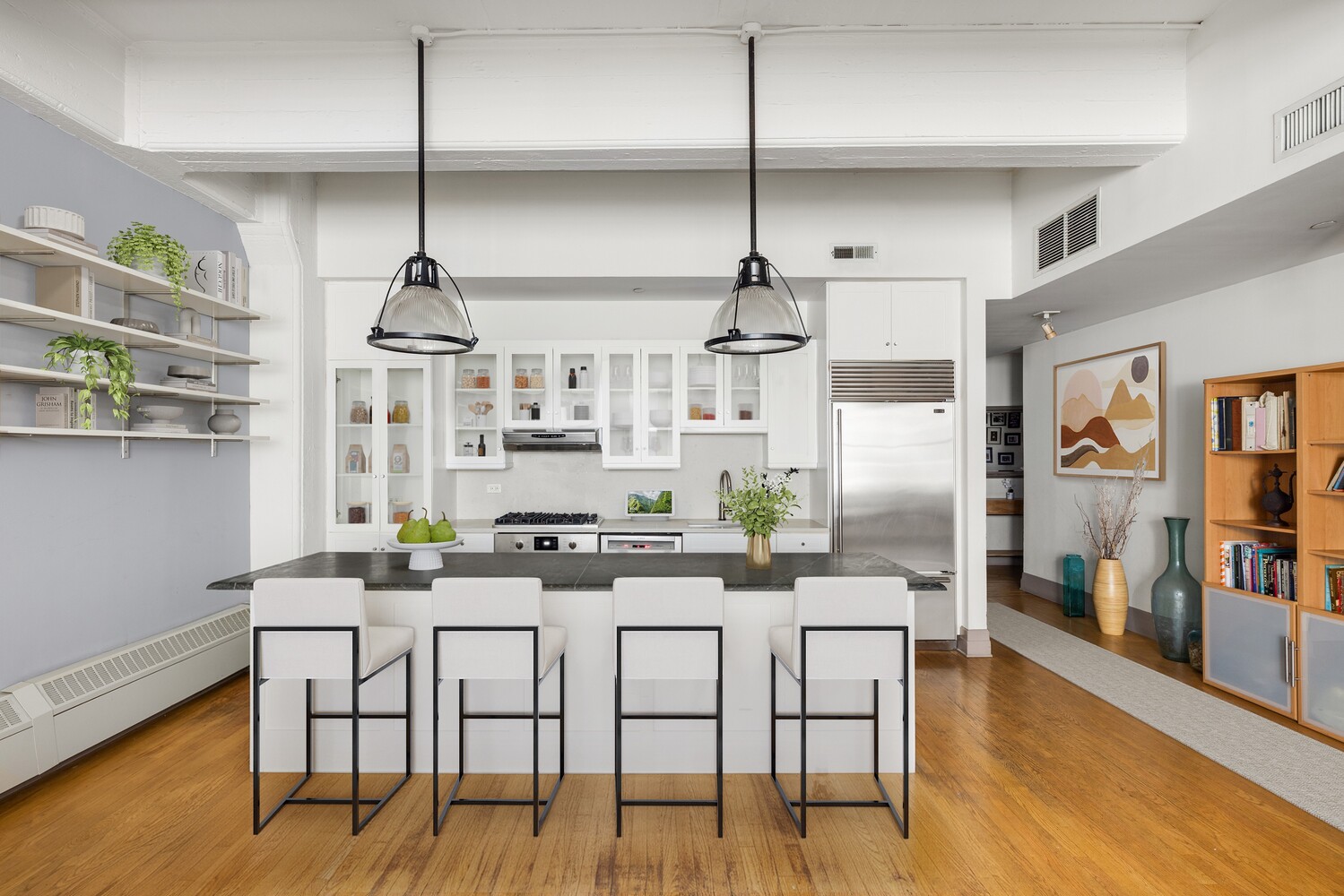 30 MAIN Street 3F