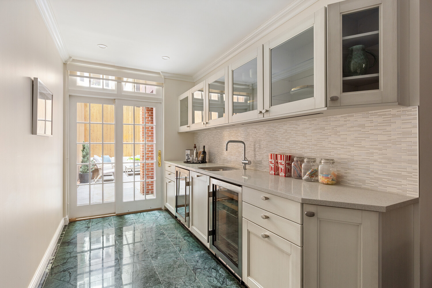 127 E 81ST Street