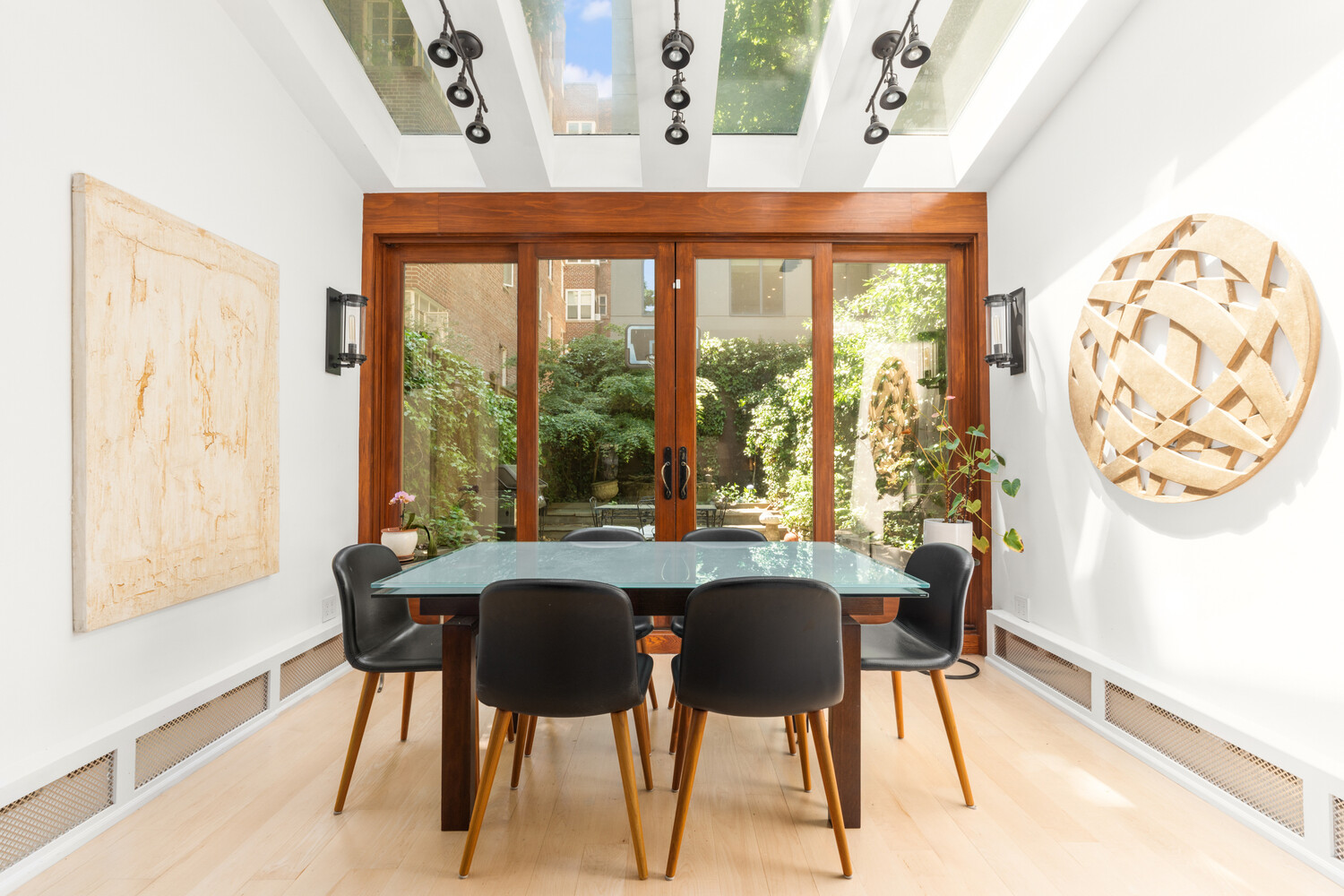 506 E 87TH Street